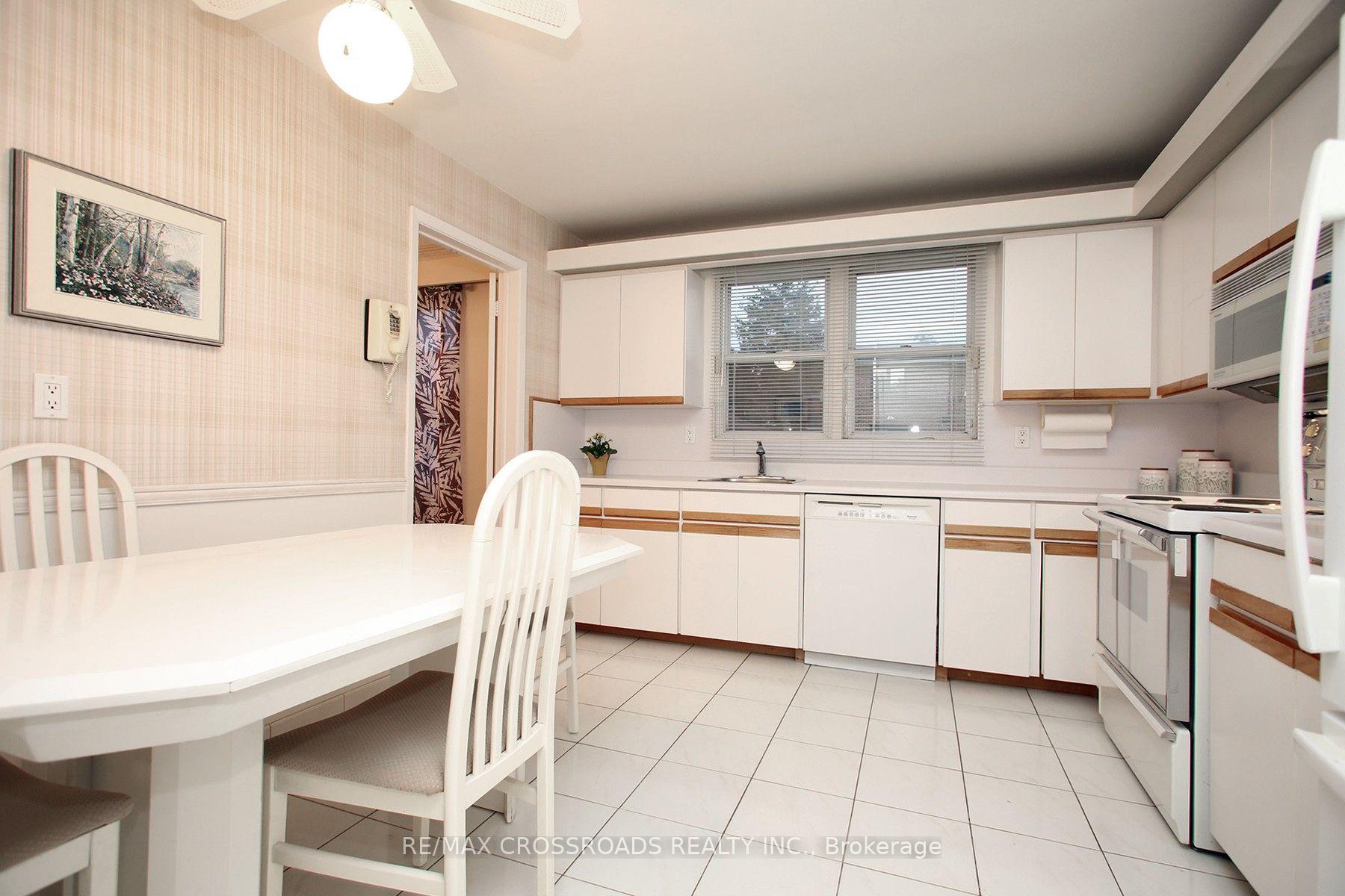 Photo 10 of 57 Kimberdale Crescent, Scarborough, L'Amoreaux — HOMEH
