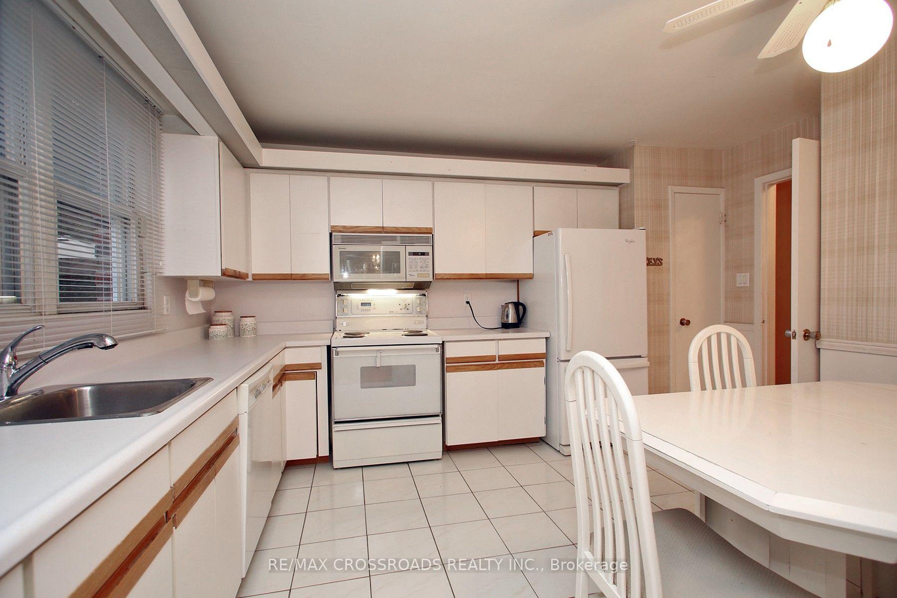 Photo 11 of 57 Kimberdale Crescent, Scarborough, L'Amoreaux — HOMEH