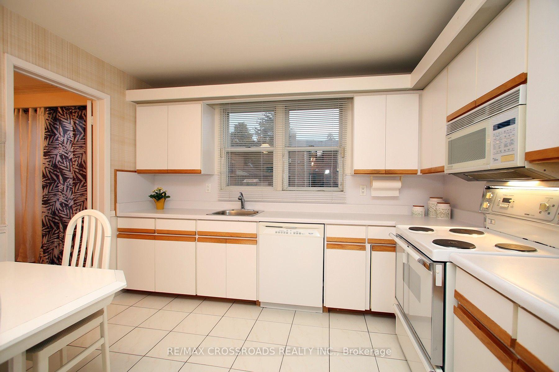 Photo 12 of 57 Kimberdale Crescent, Scarborough, L'Amoreaux — HOMEH