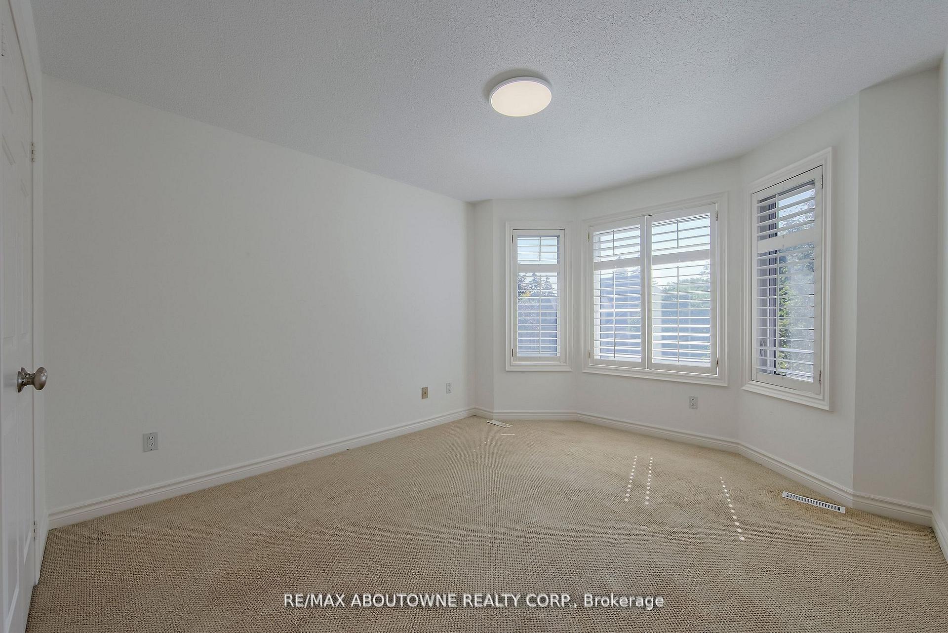 Photo 19 of 1487 The Links Drive, Oakville, Glen Abbey — HOMEH