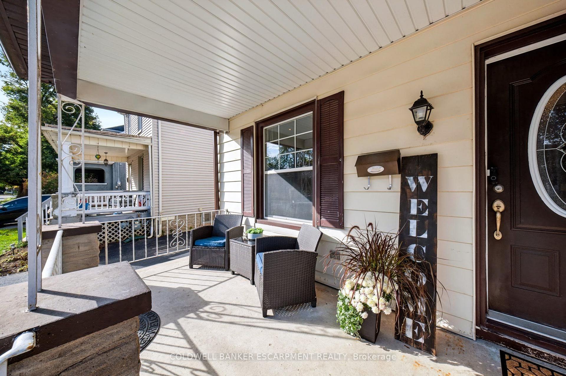 Photo 4 of 18 Lowrey Avenue N, Cambridge, East Galt — HOMEH