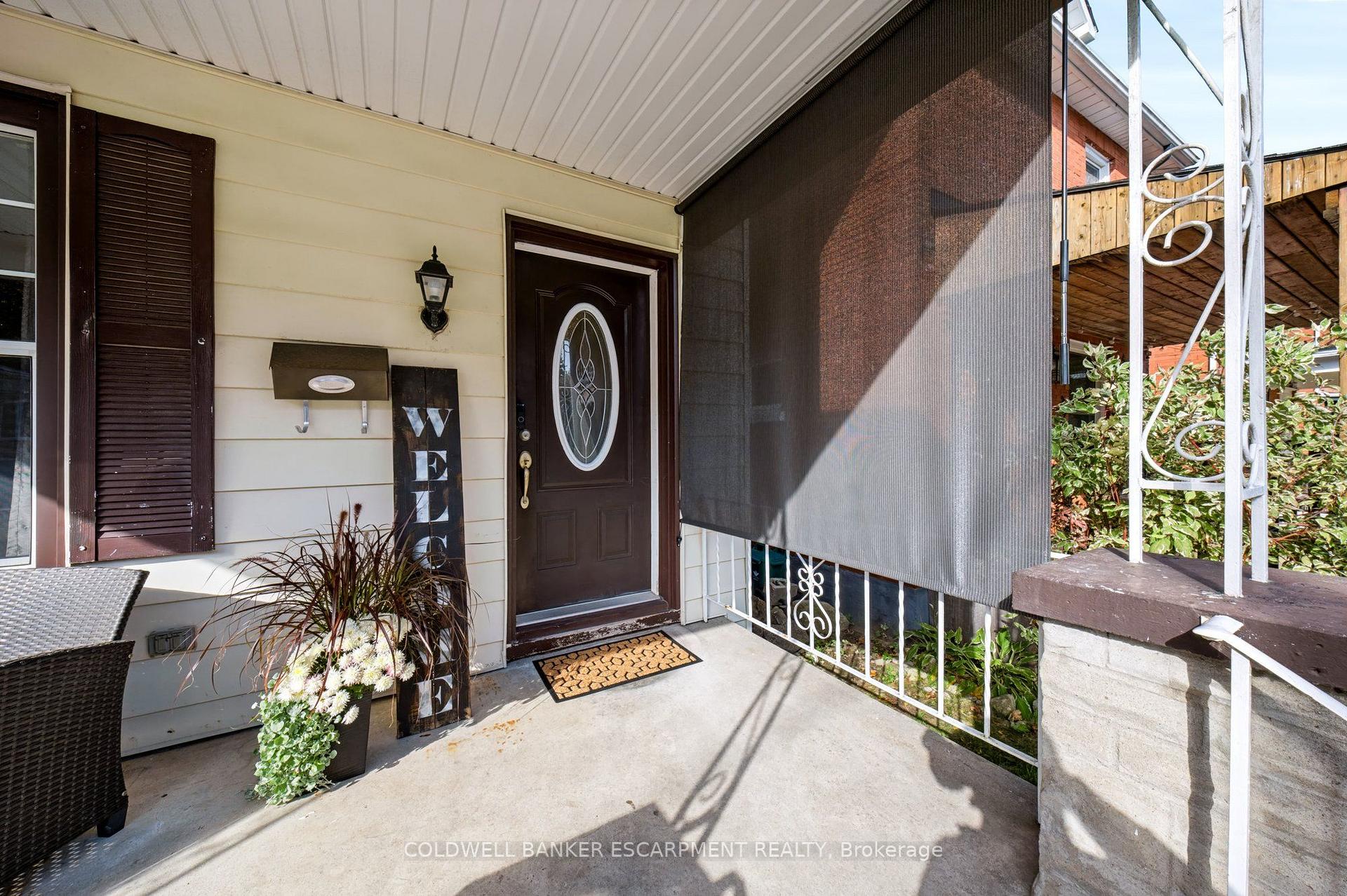 Photo 5 of 18 Lowrey Avenue N, Cambridge, East Galt — HOMEH