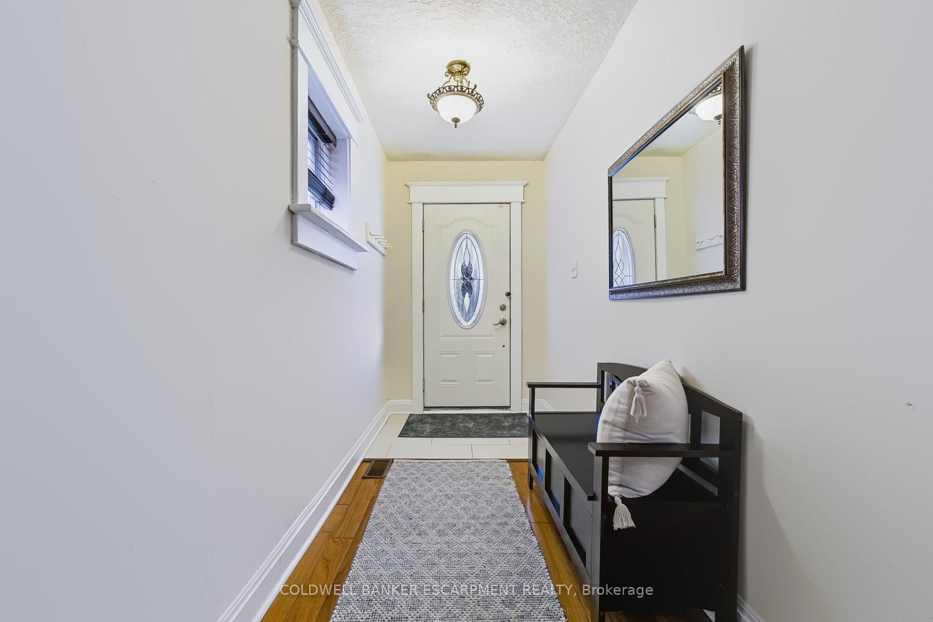 Photo 6 of 18 Lowrey Avenue N, Cambridge, East Galt — HOMEH