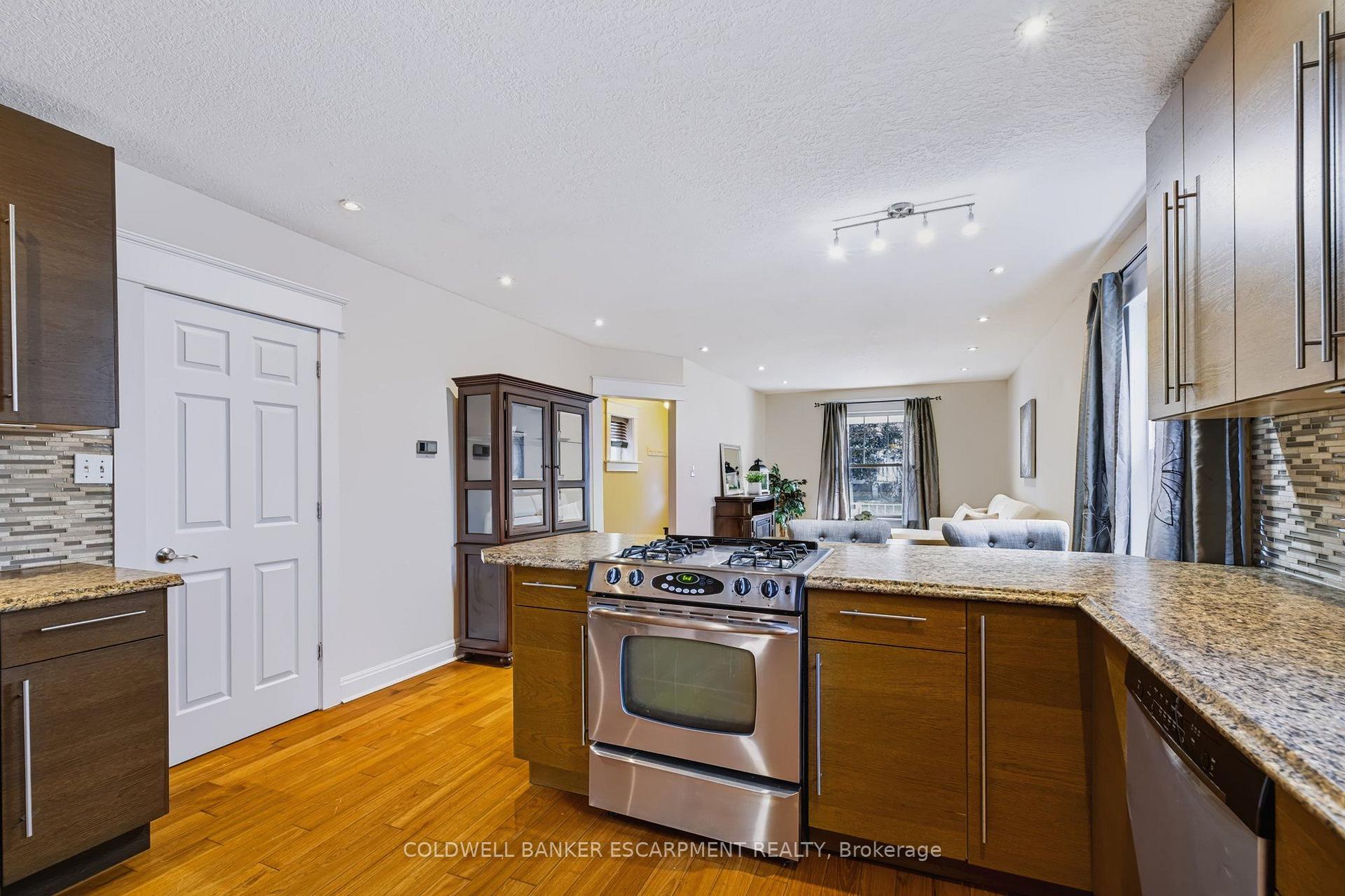 Photo 16 of 18 Lowrey Avenue N, Cambridge, East Galt — HOMEH