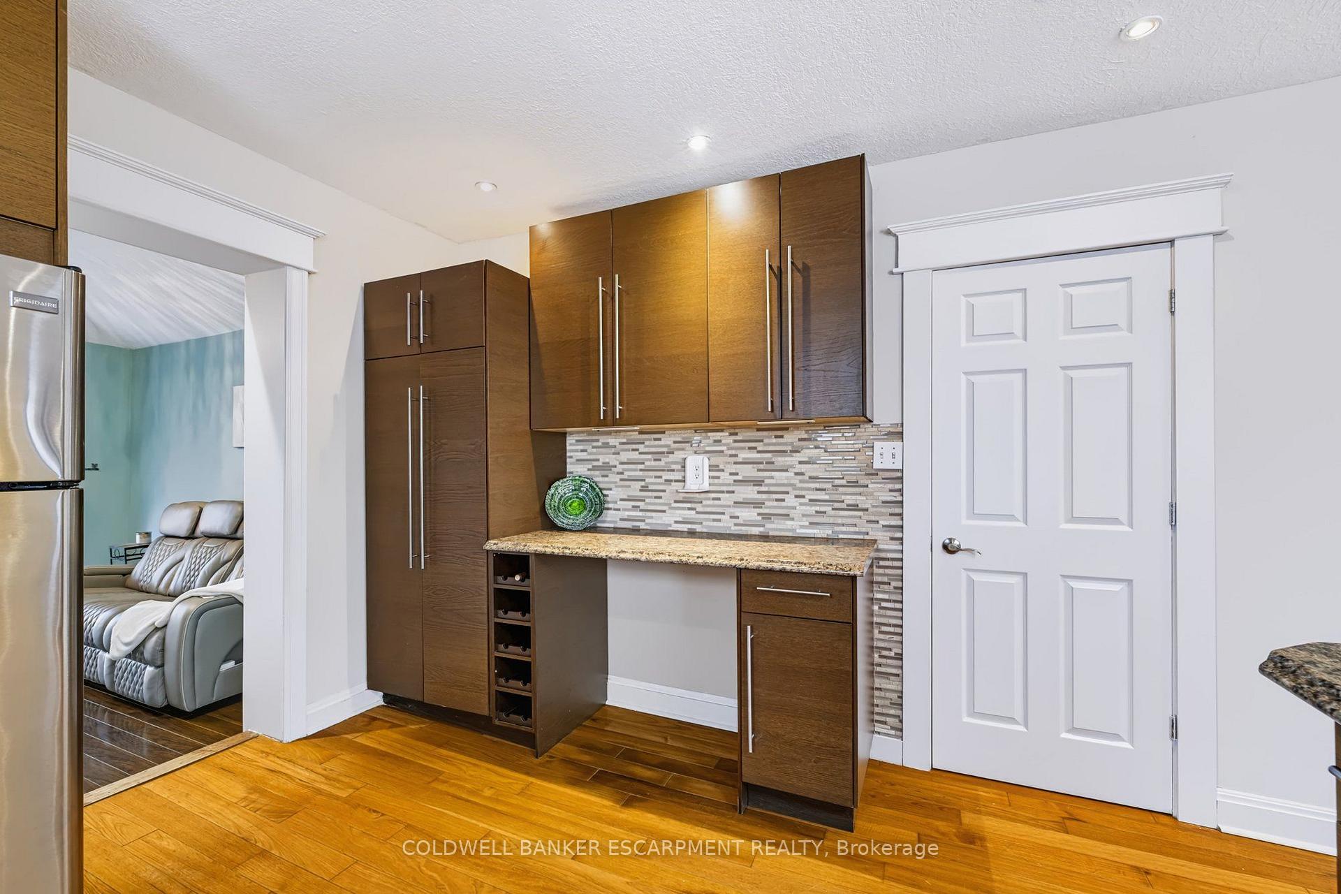 Photo 17 of 18 Lowrey Avenue N, Cambridge, East Galt — HOMEH