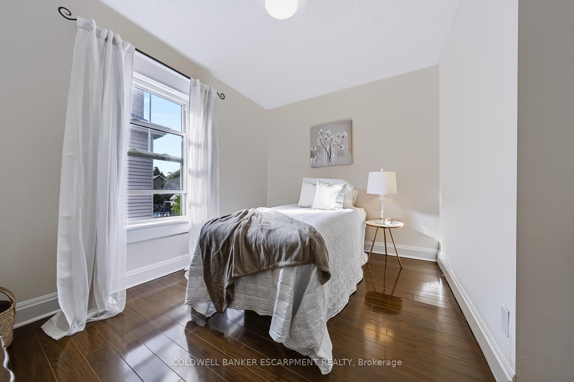 Photo 25 of 18 Lowrey Avenue N, Cambridge, East Galt — HOMEH