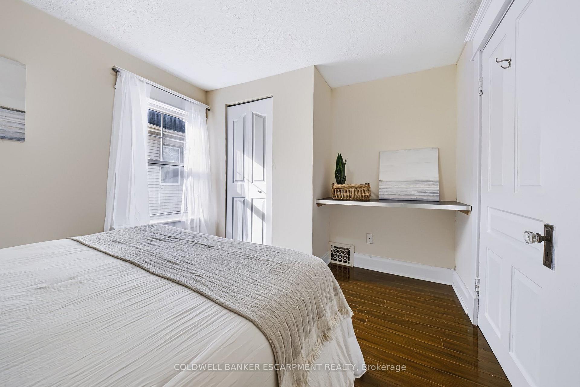 Photo 28 of 18 Lowrey Avenue N, Cambridge, East Galt — HOMEH