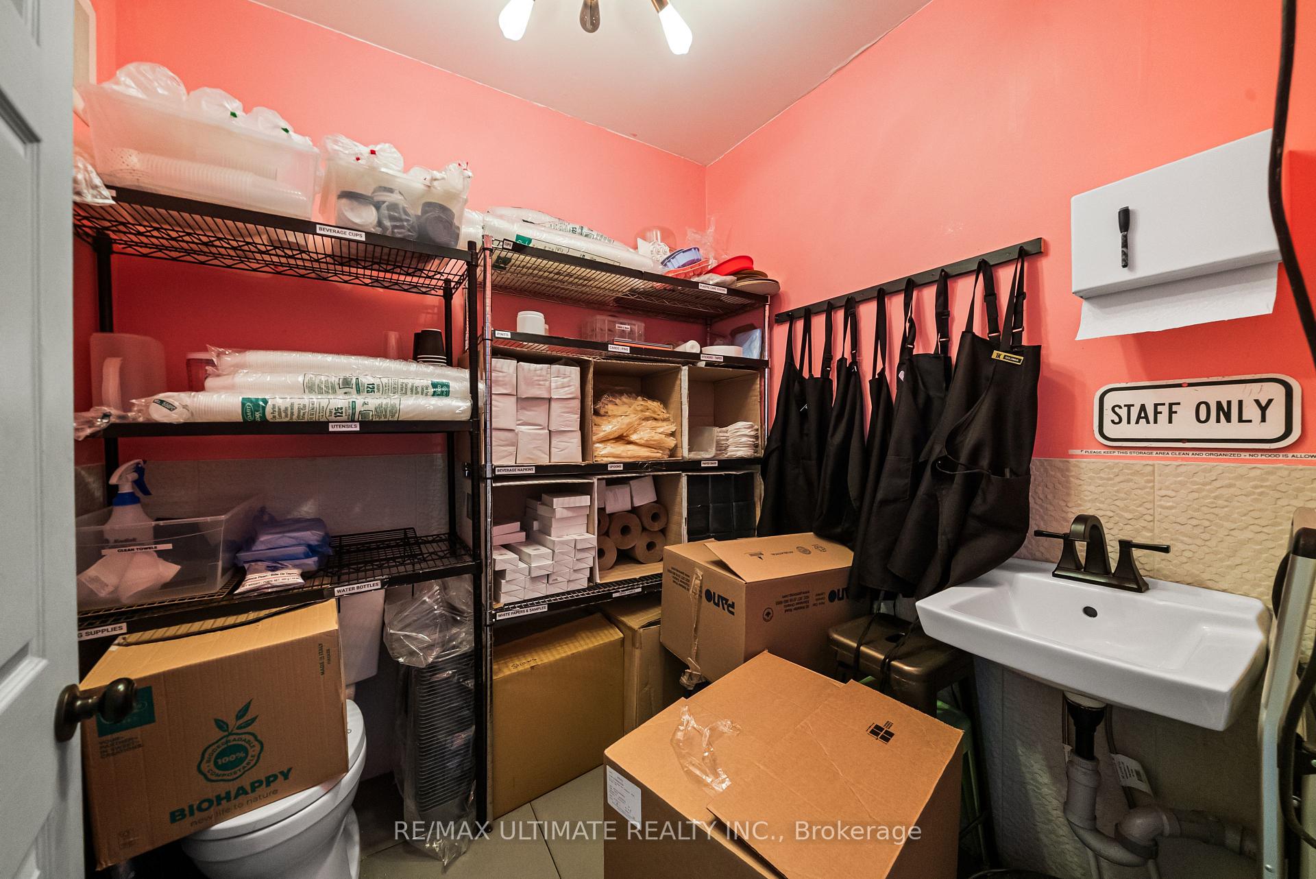 Photo 15 of 831 Queen Street W, Toronto, Niagara — HOMEH