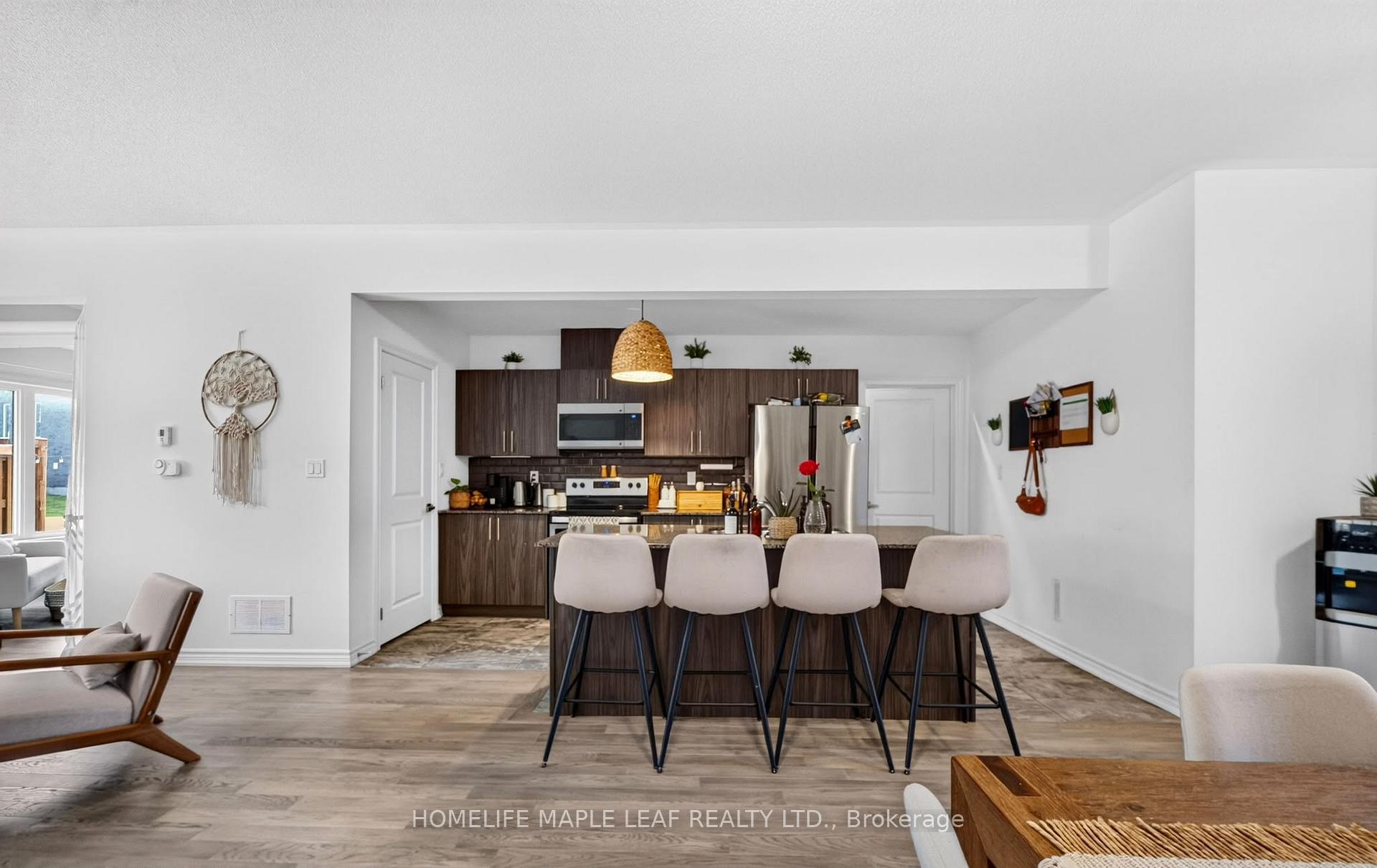 Photo 8 of 45 Wheatfield Road, Barrie, Rural Barrie Southeast — HOMEH