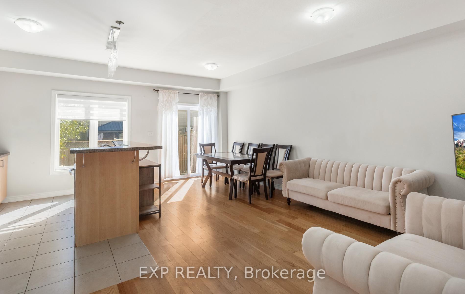 Photo 9 of Unit 10, 47 Madonna Drive, Hamilton, Hamilton Beach — HOMEH
