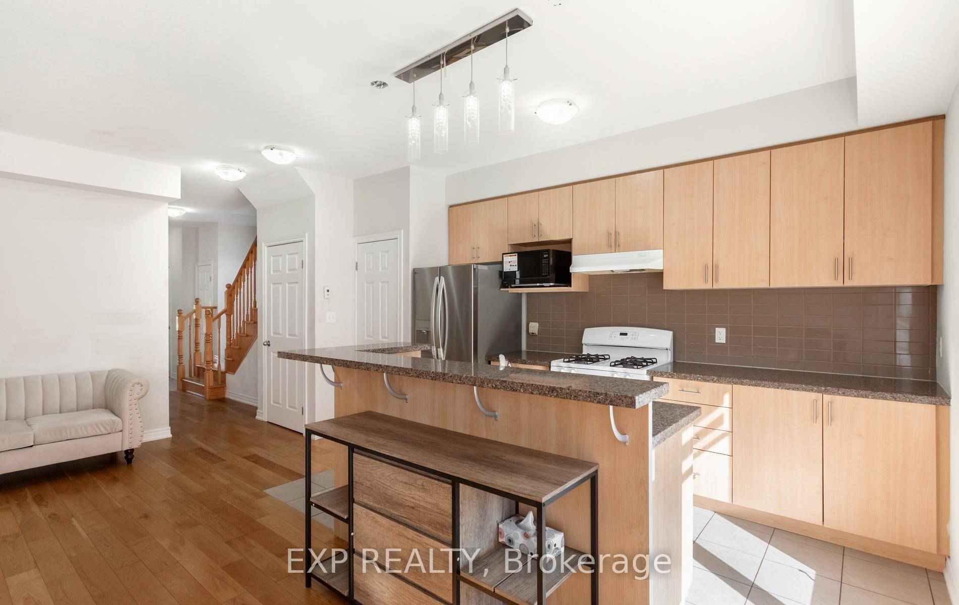 Photo 16 of Unit 10, 47 Madonna Drive, Hamilton, Hamilton Beach — HOMEH