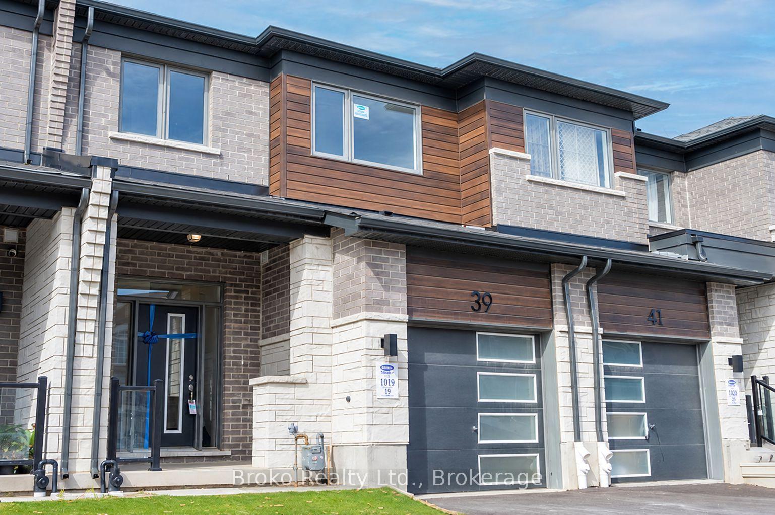 Photo 2 of 39 Histand Trail, Kitchener, Westmount - Kitchener — HOMEH