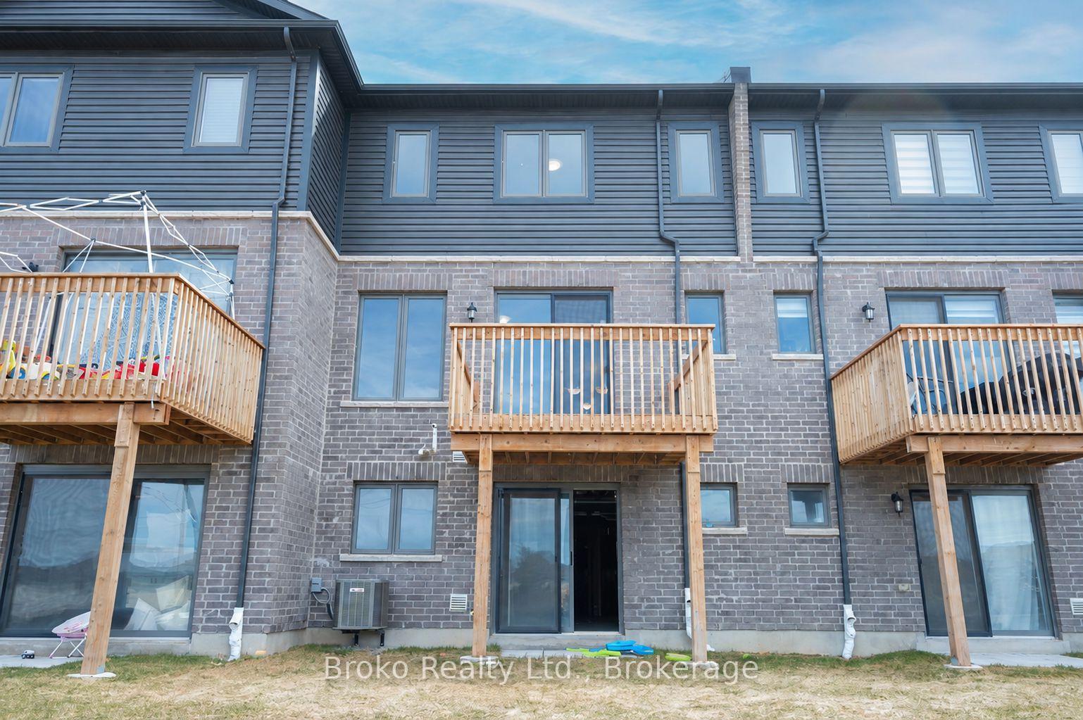 Photo 30 of 39 Histand Trail, Kitchener, Westmount - Kitchener — HOMEH