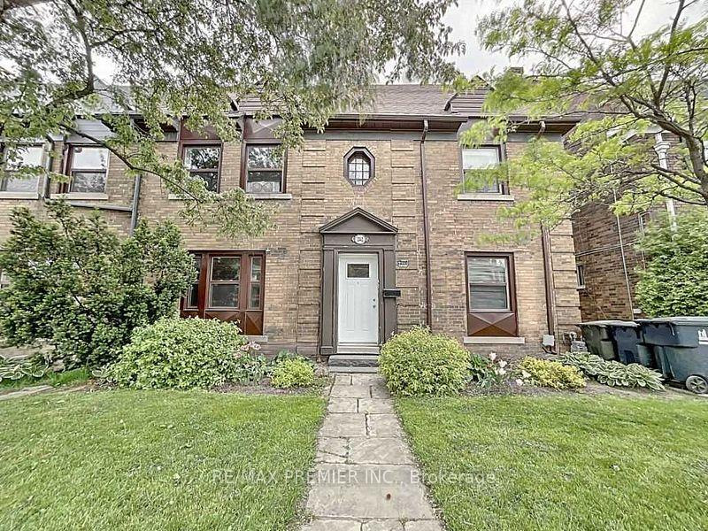 Photo of 1342 Avenue Road