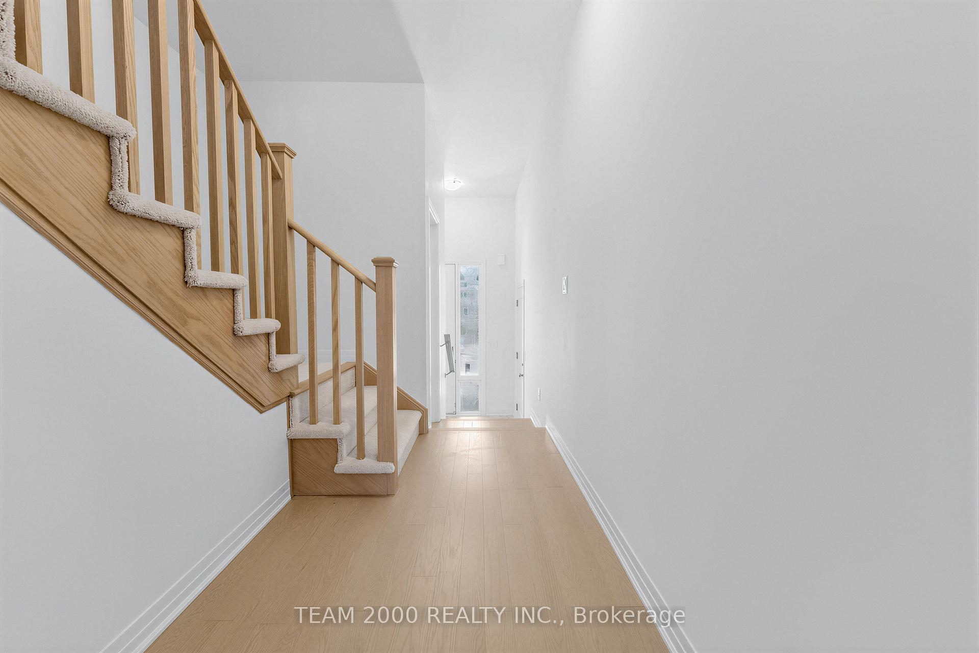 Photo 5 of 887 Douro Street S, Stratford — HOMEH