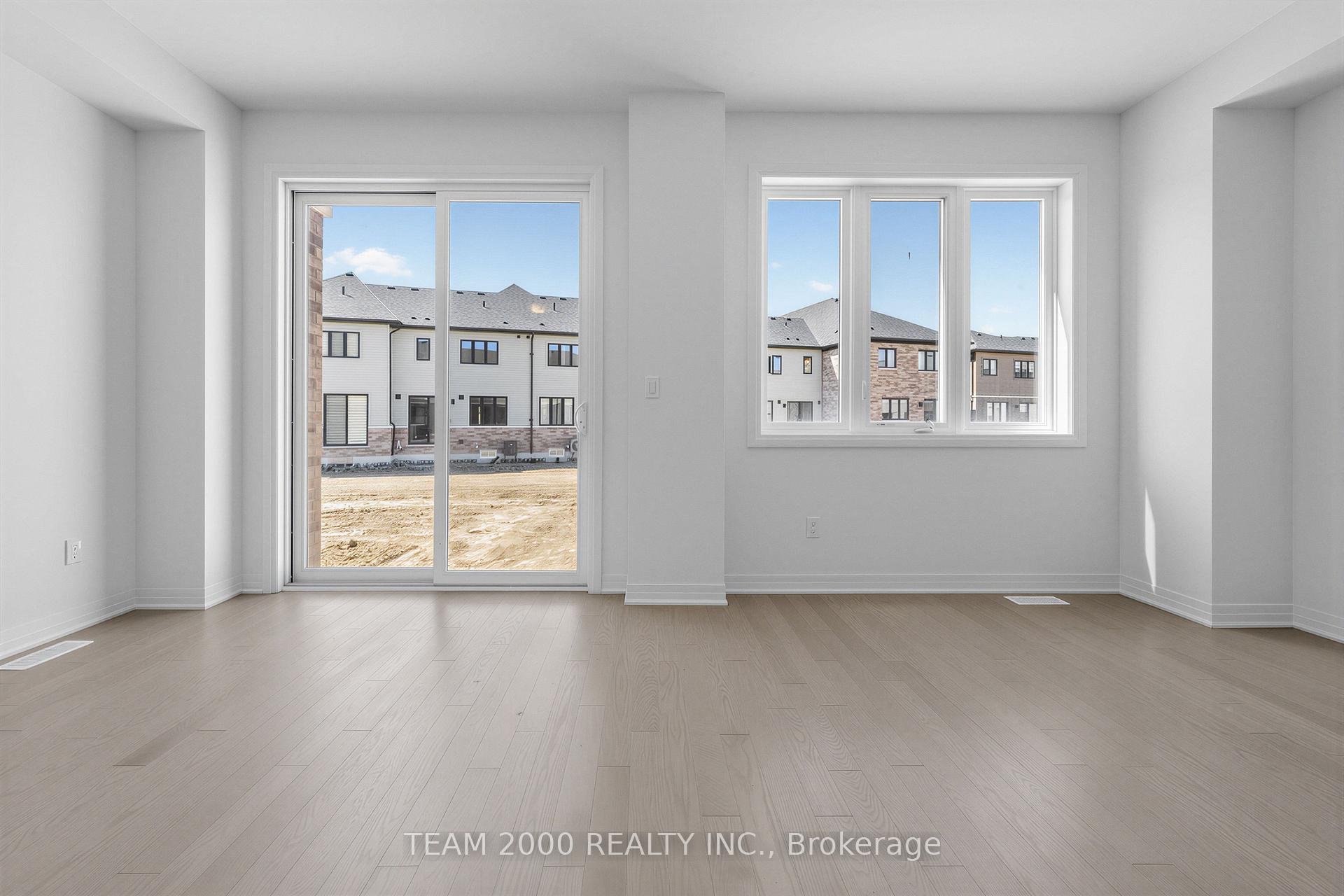 Photo 12 of 887 Douro Street S, Stratford — HOMEH