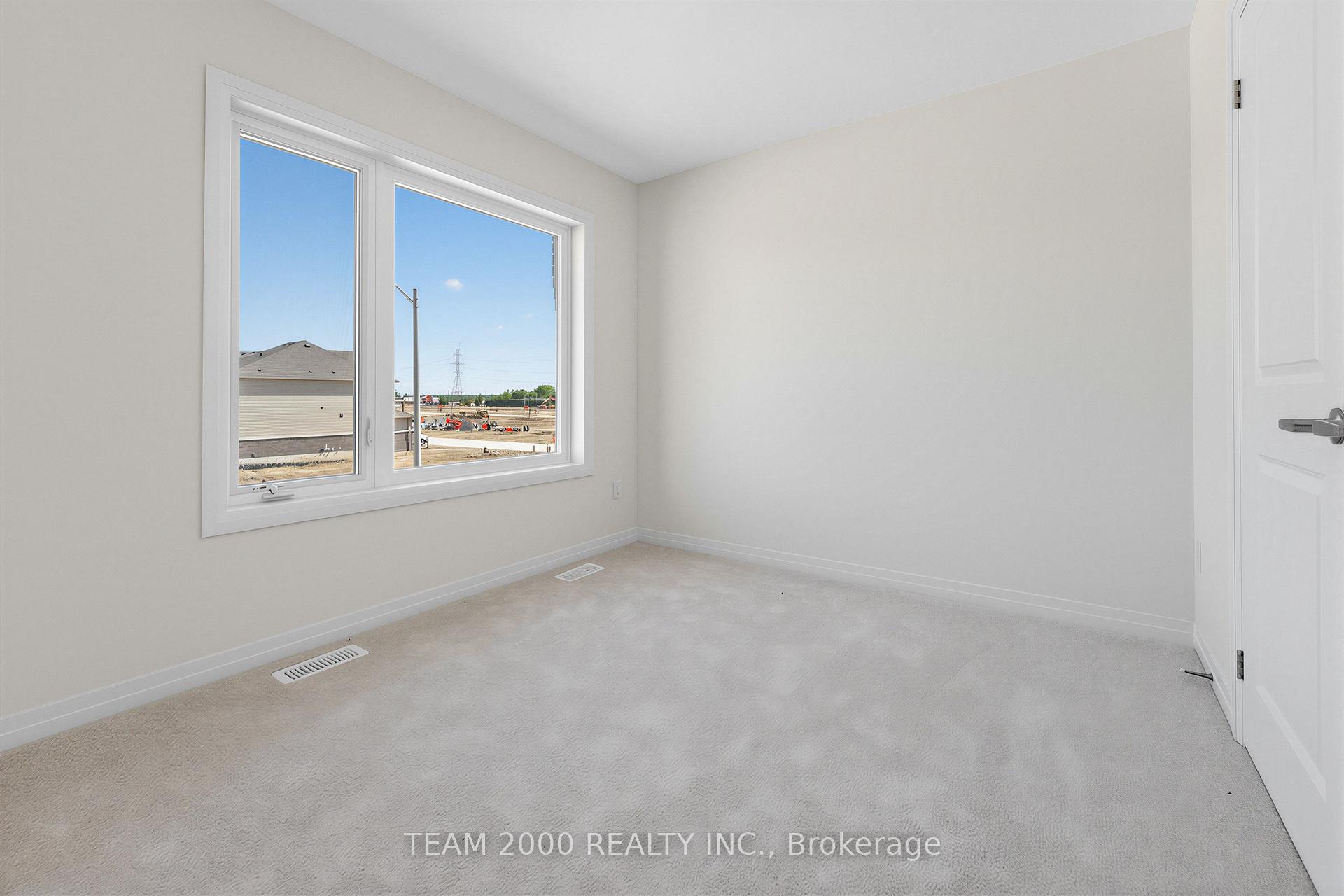 Photo 26 of 887 Douro Street S, Stratford — HOMEH