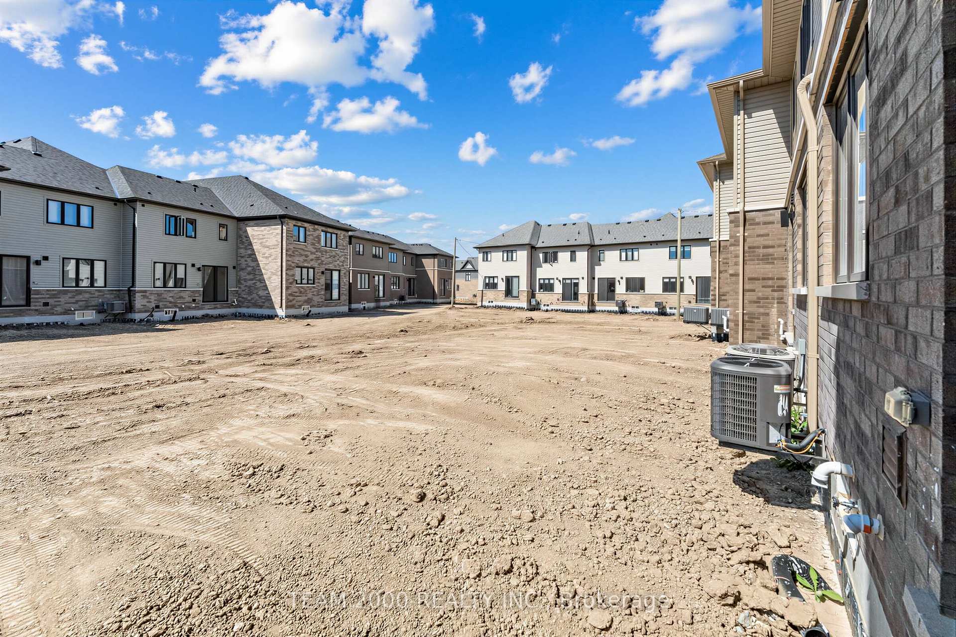 Photo 33 of 887 Douro Street S, Stratford — HOMEH