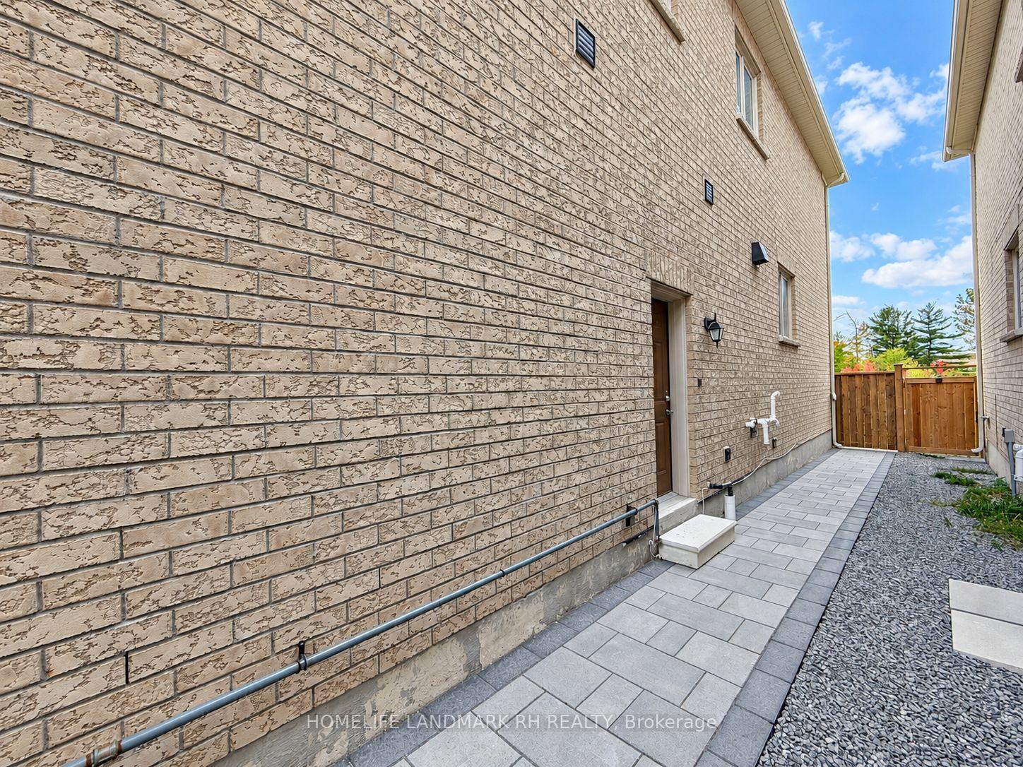 Photo 3 of Unit BASEMENT, 6 Liam Lane, Markham, Cedarwood — HOMEH