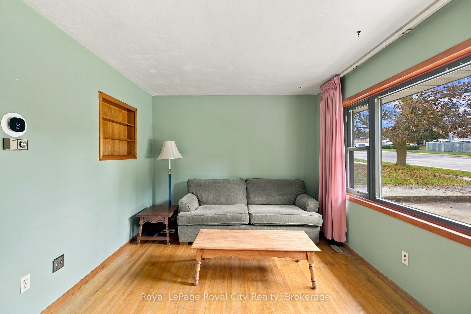 Photo 7 of 166 Victoria Road N, Guelph, St. George's — HOMEH