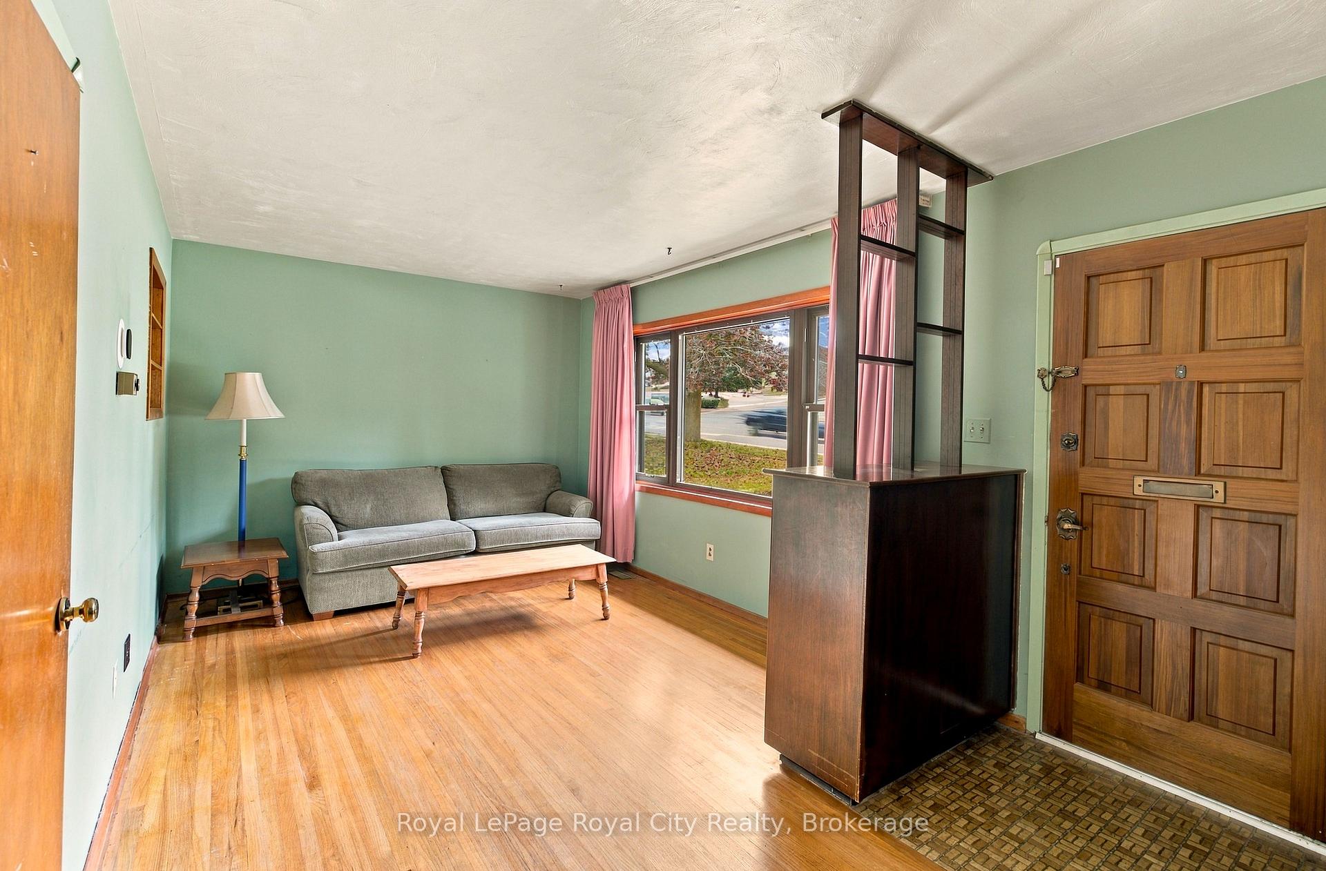 Photo 8 of 166 Victoria Road N, Guelph, St. George's — HOMEH