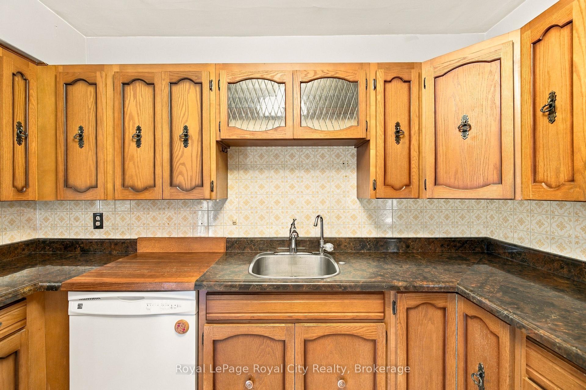 Photo 10 of 166 Victoria Road N, Guelph, St. George's — HOMEH