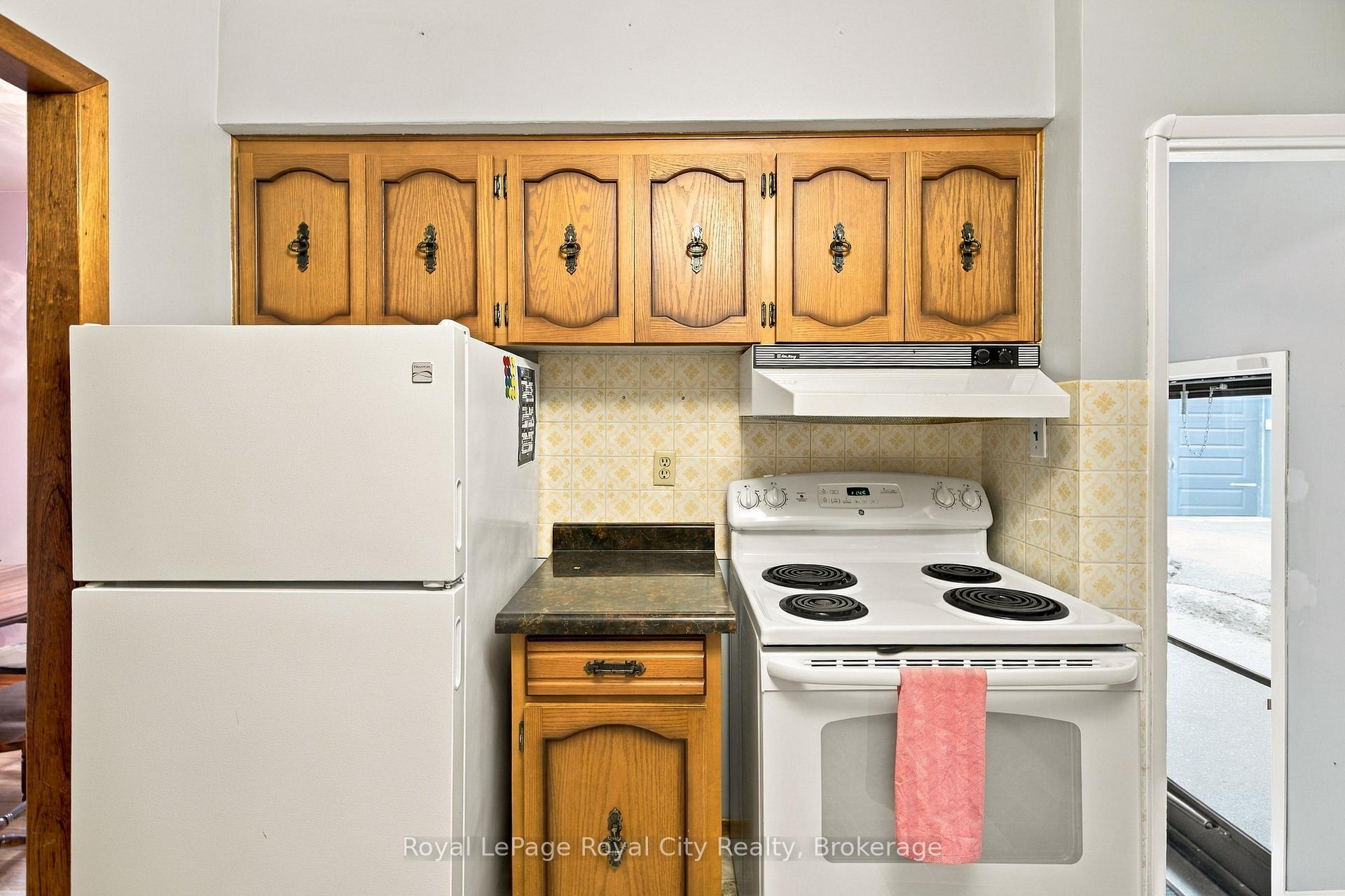 Photo 12 of 166 Victoria Road N, Guelph, St. George's — HOMEH