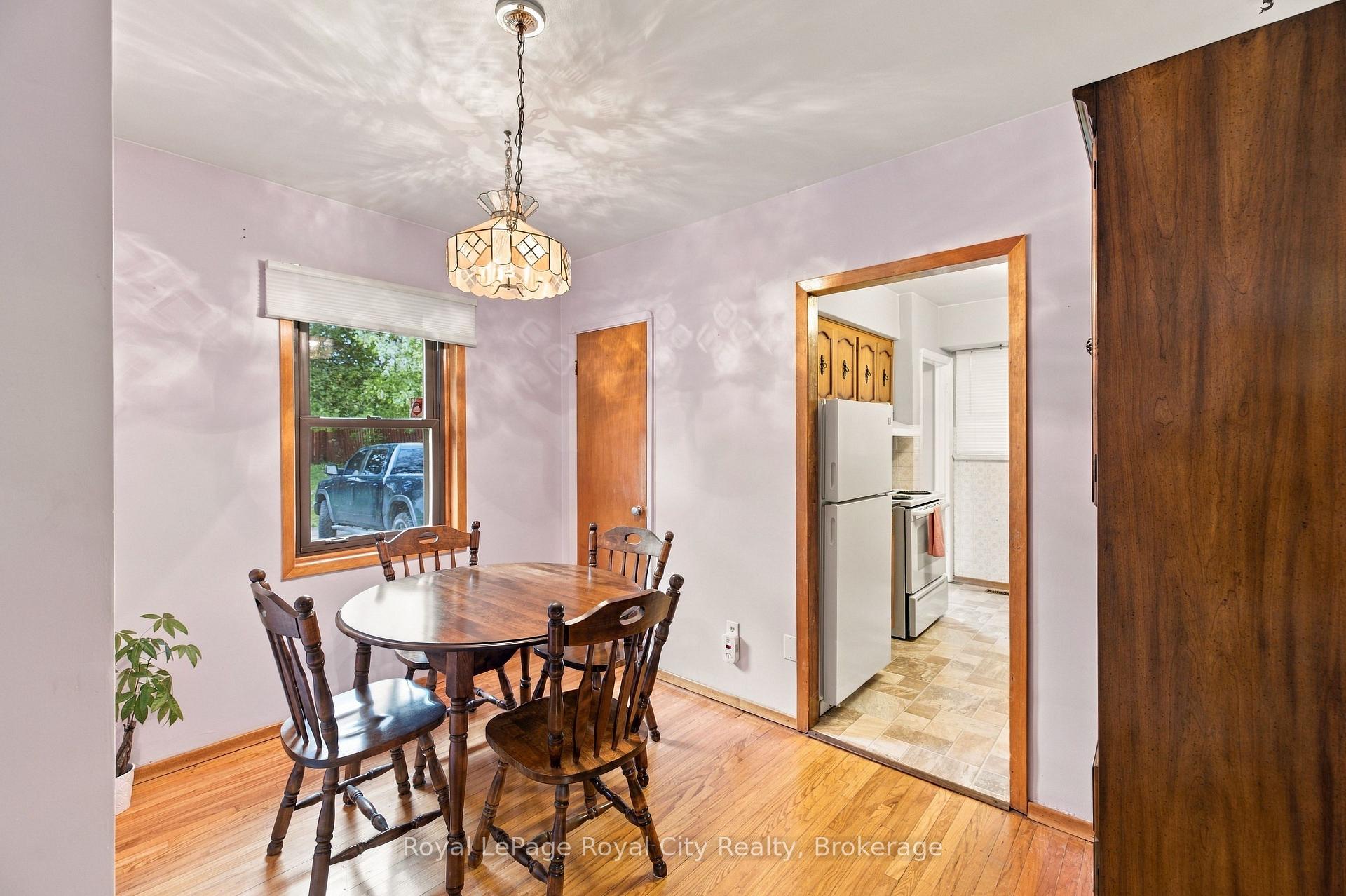 Photo 13 of 166 Victoria Road N, Guelph, St. George's — HOMEH