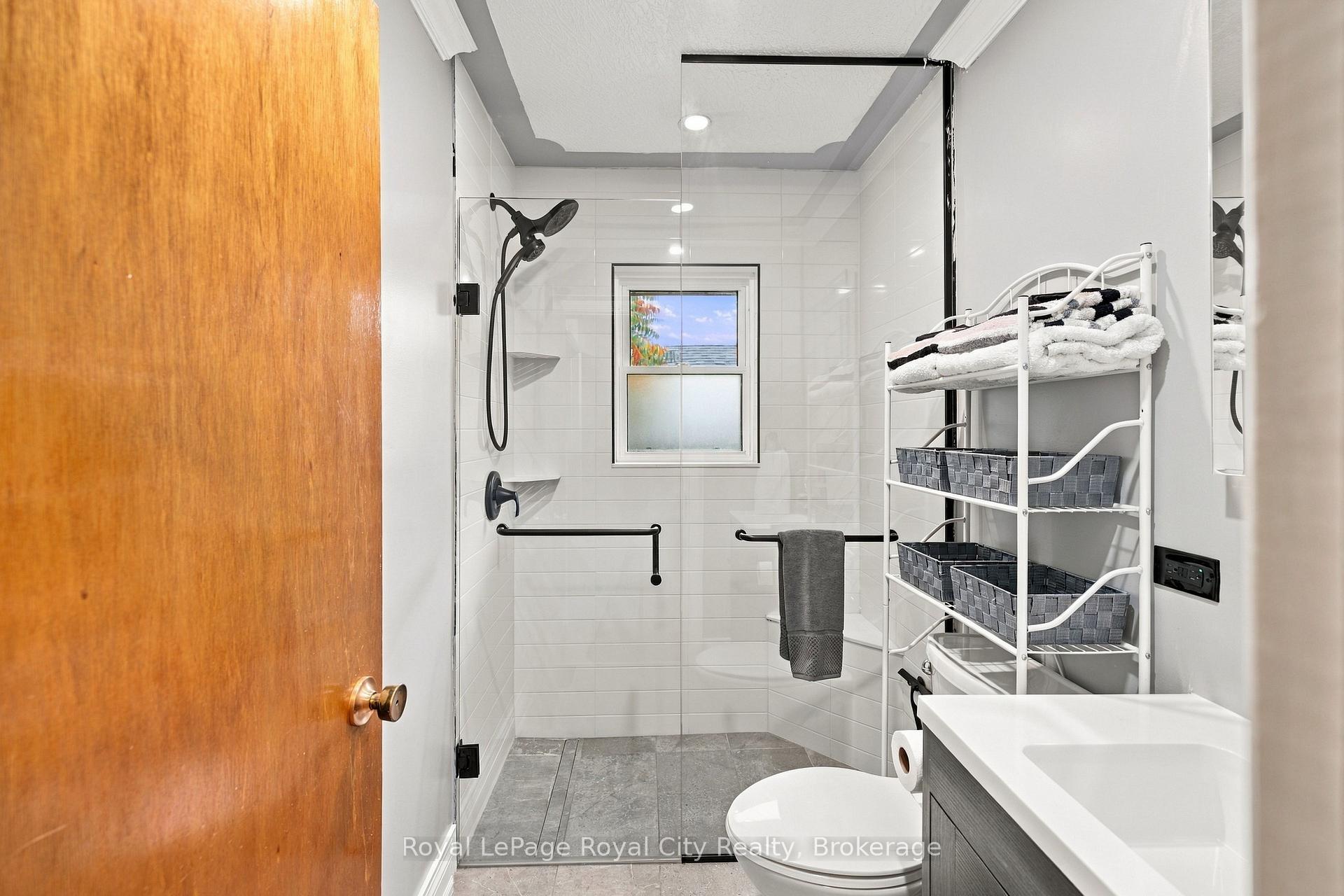 Photo 14 of 166 Victoria Road N, Guelph, St. George's — HOMEH