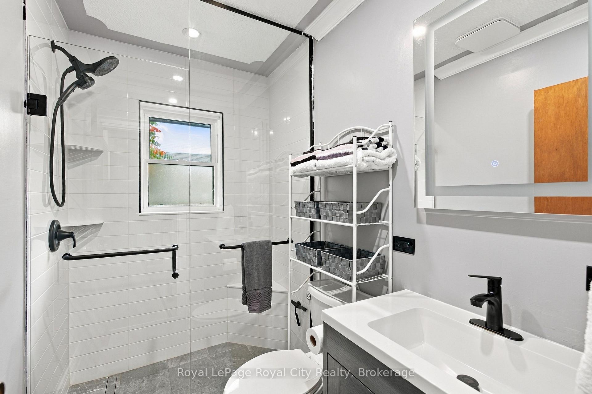 Photo 15 of 166 Victoria Road N, Guelph, St. George's — HOMEH
