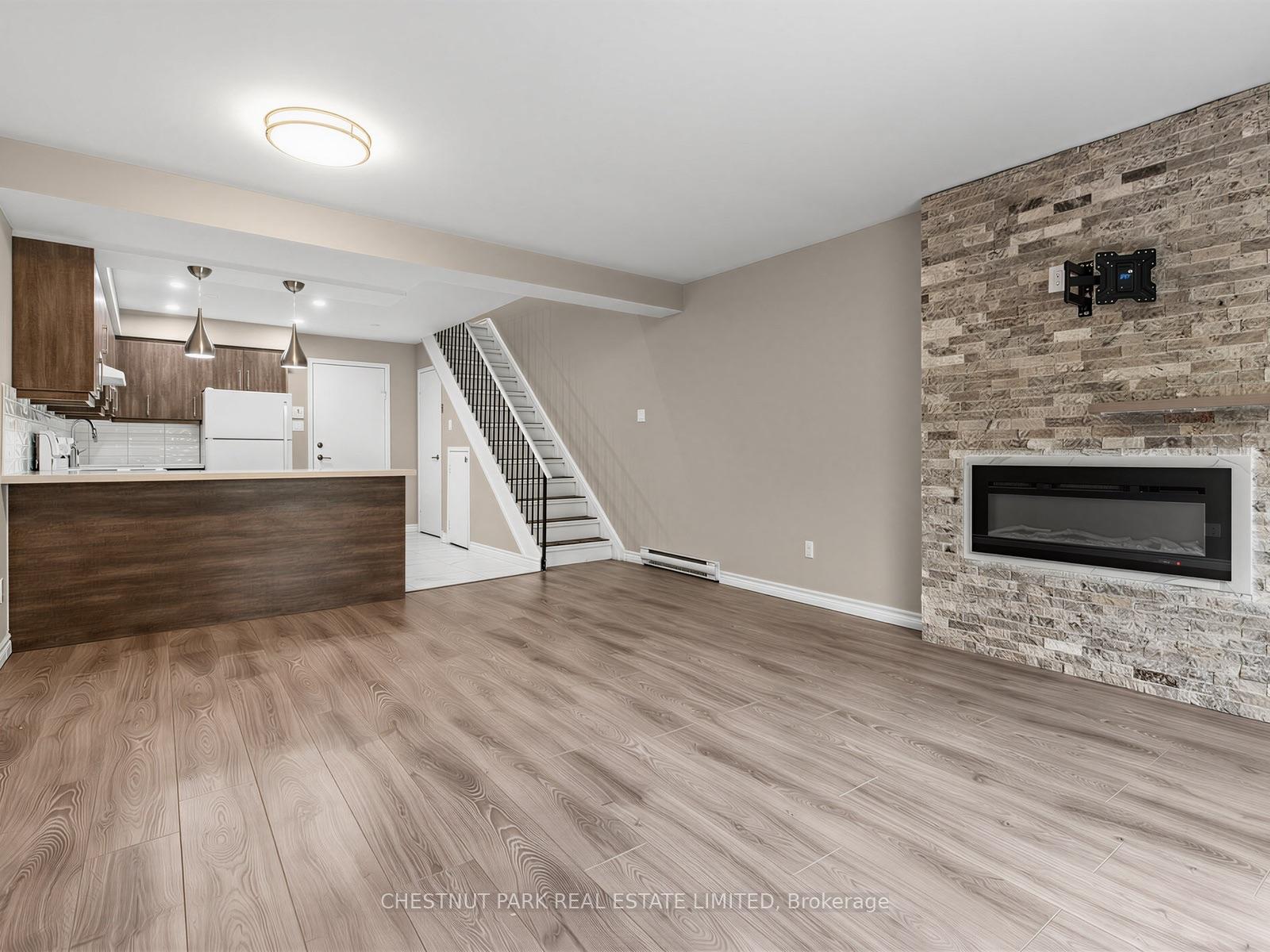Photo 2 of Unit 2, 880 Broadview Avenue, Toronto, Playter Estates-Danforth — HOMEH