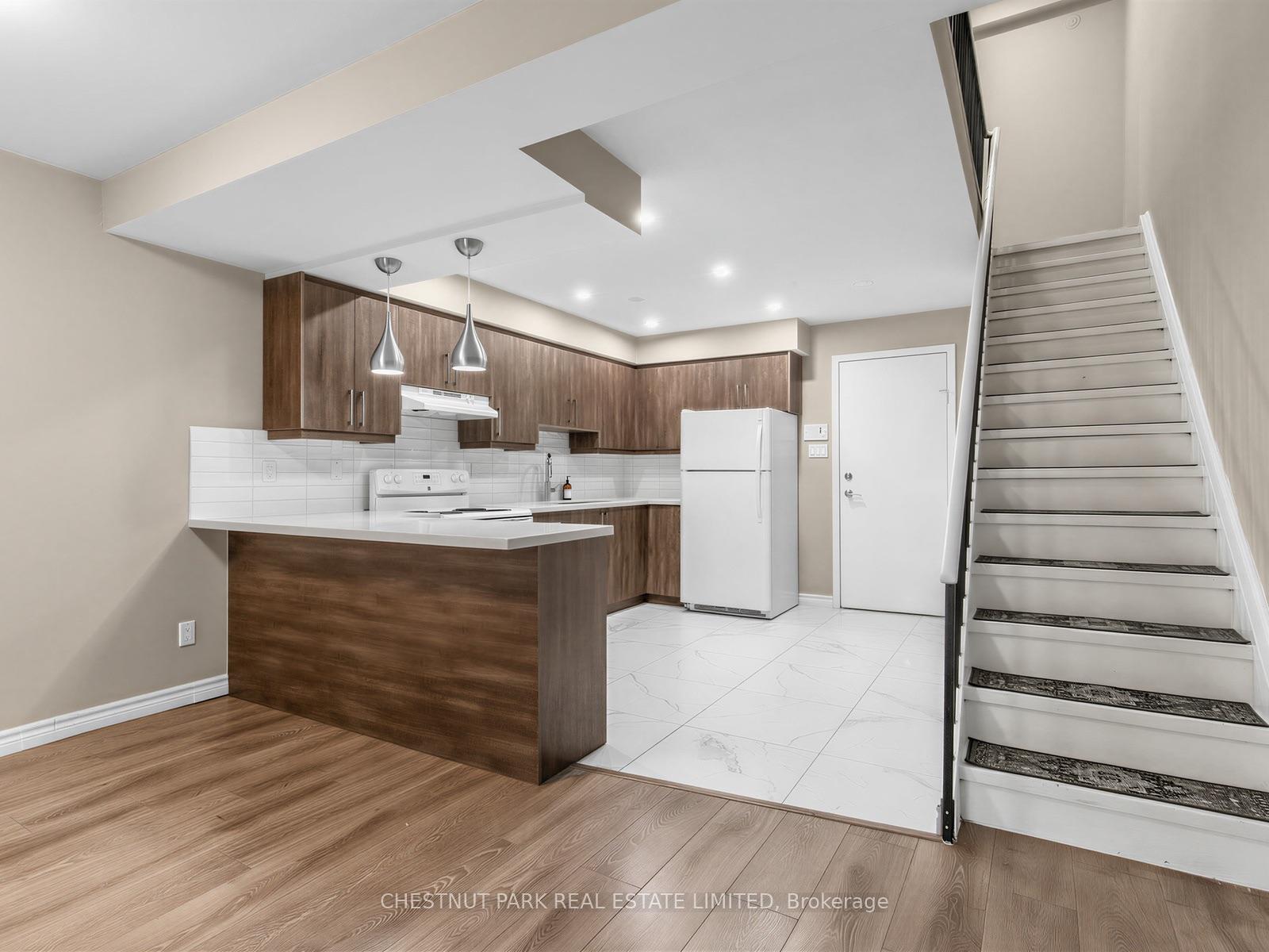 Photo 3 of Unit 2, 880 Broadview Avenue, Toronto, Playter Estates-Danforth — HOMEH