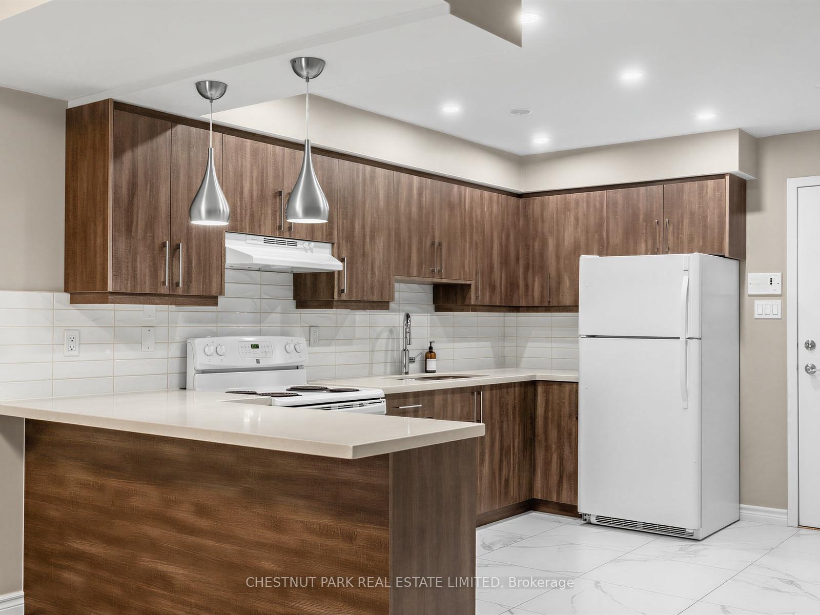 Photo 4 of Unit 2, 880 Broadview Avenue, Toronto, Playter Estates-Danforth — HOMEH