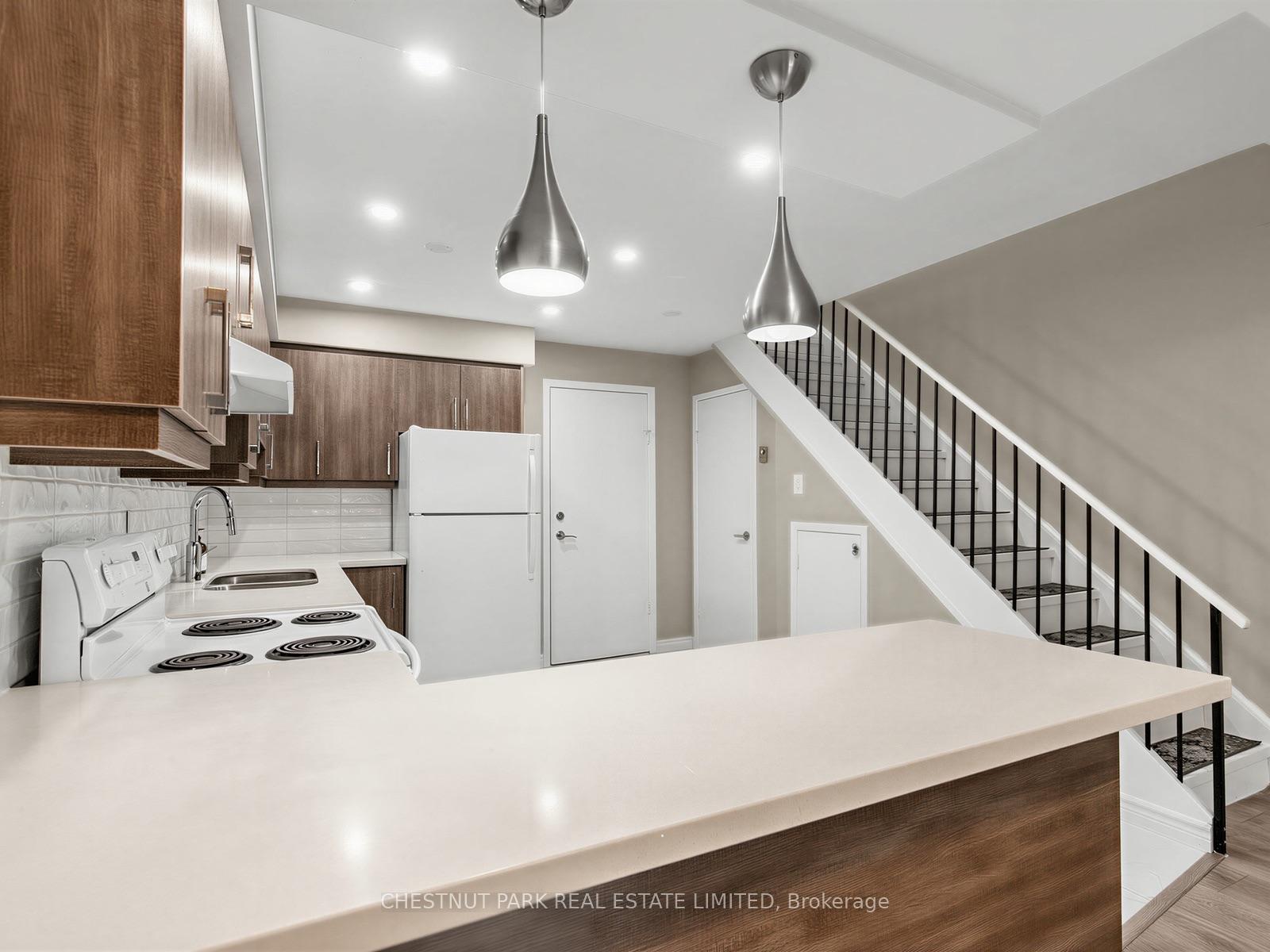 Photo 5 of Unit 2, 880 Broadview Avenue, Toronto, Playter Estates-Danforth — HOMEH