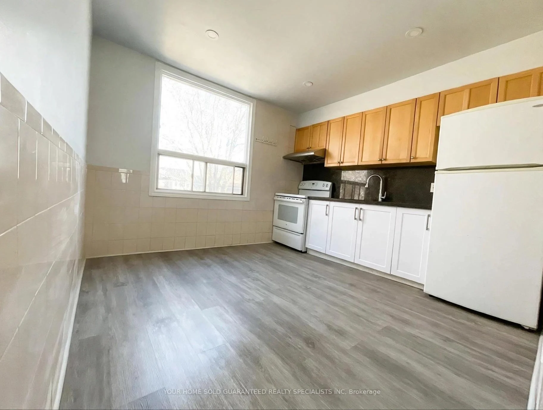 Photo 6 of Unit 2nd Floor, 243 Woodfield Road, Toronto, Greenwood-Coxwell — HOMEH