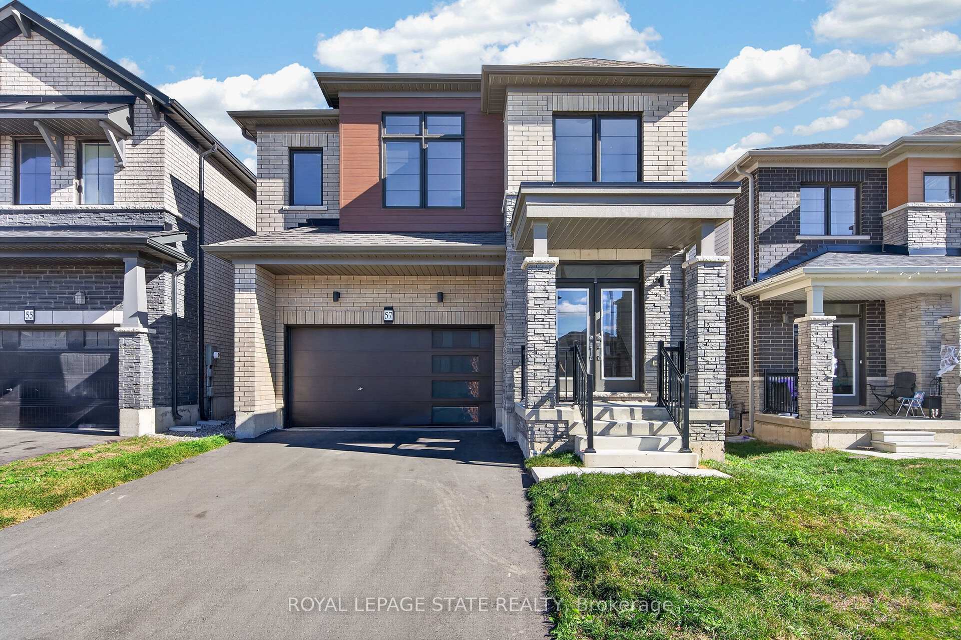 Photo 3 of 57 Wintergreen Crescent, Haldimand — HOMEH