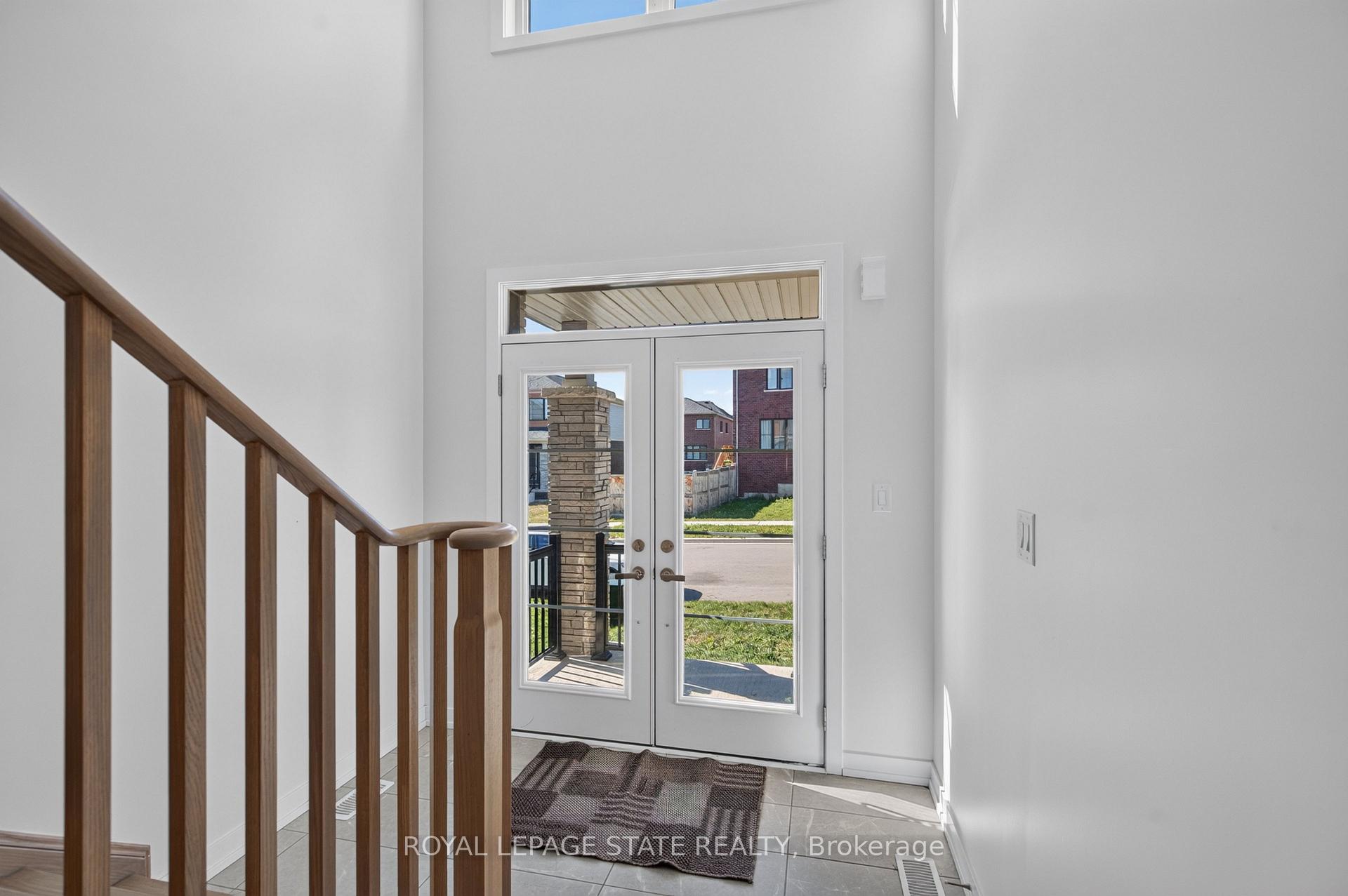 Photo 5 of 57 Wintergreen Crescent, Haldimand — HOMEH