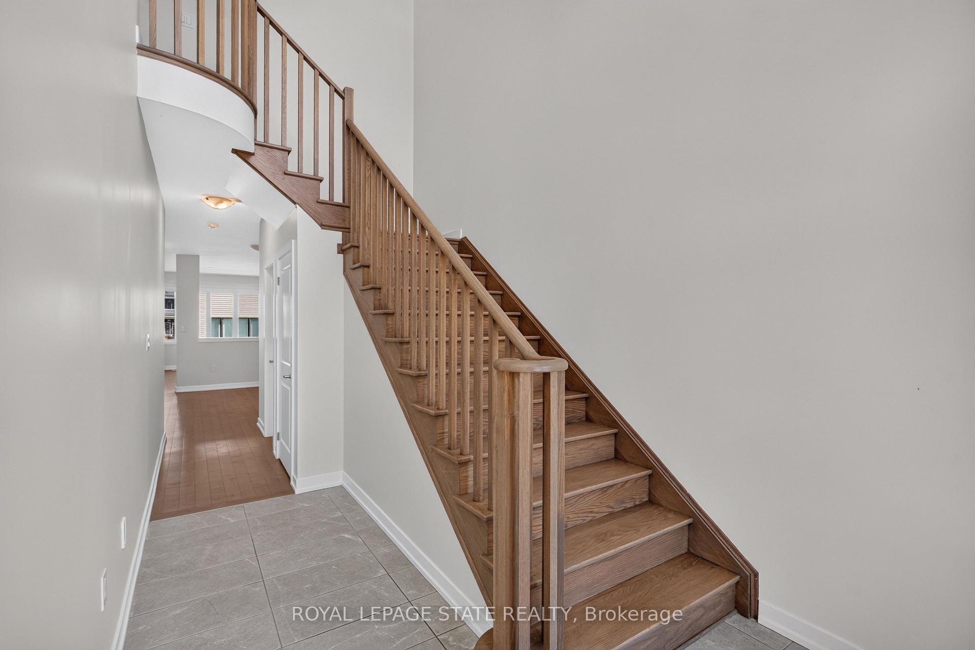 Photo 6 of 57 Wintergreen Crescent, Haldimand — HOMEH