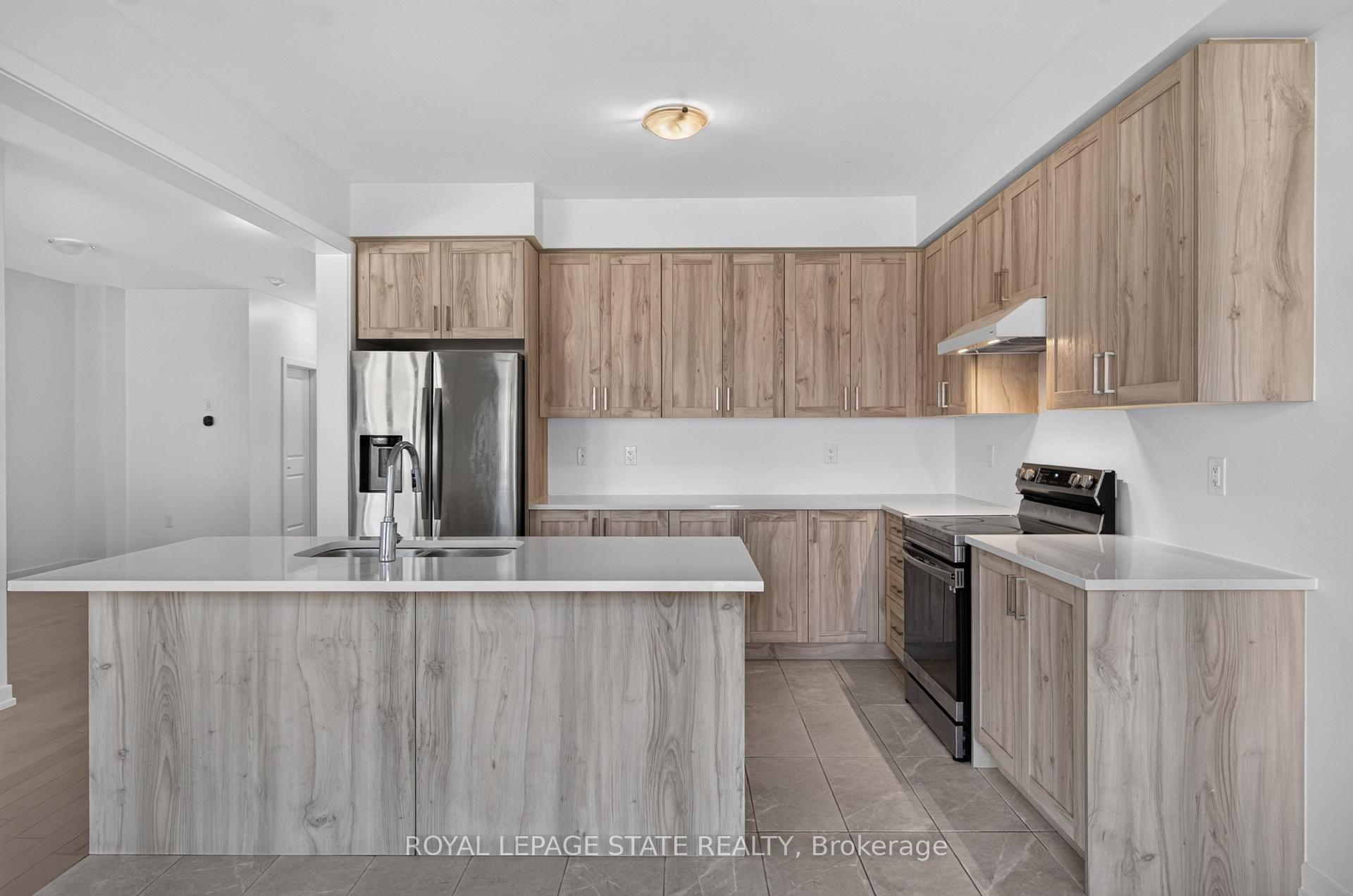 Photo 15 of 57 Wintergreen Crescent, Haldimand — HOMEH
