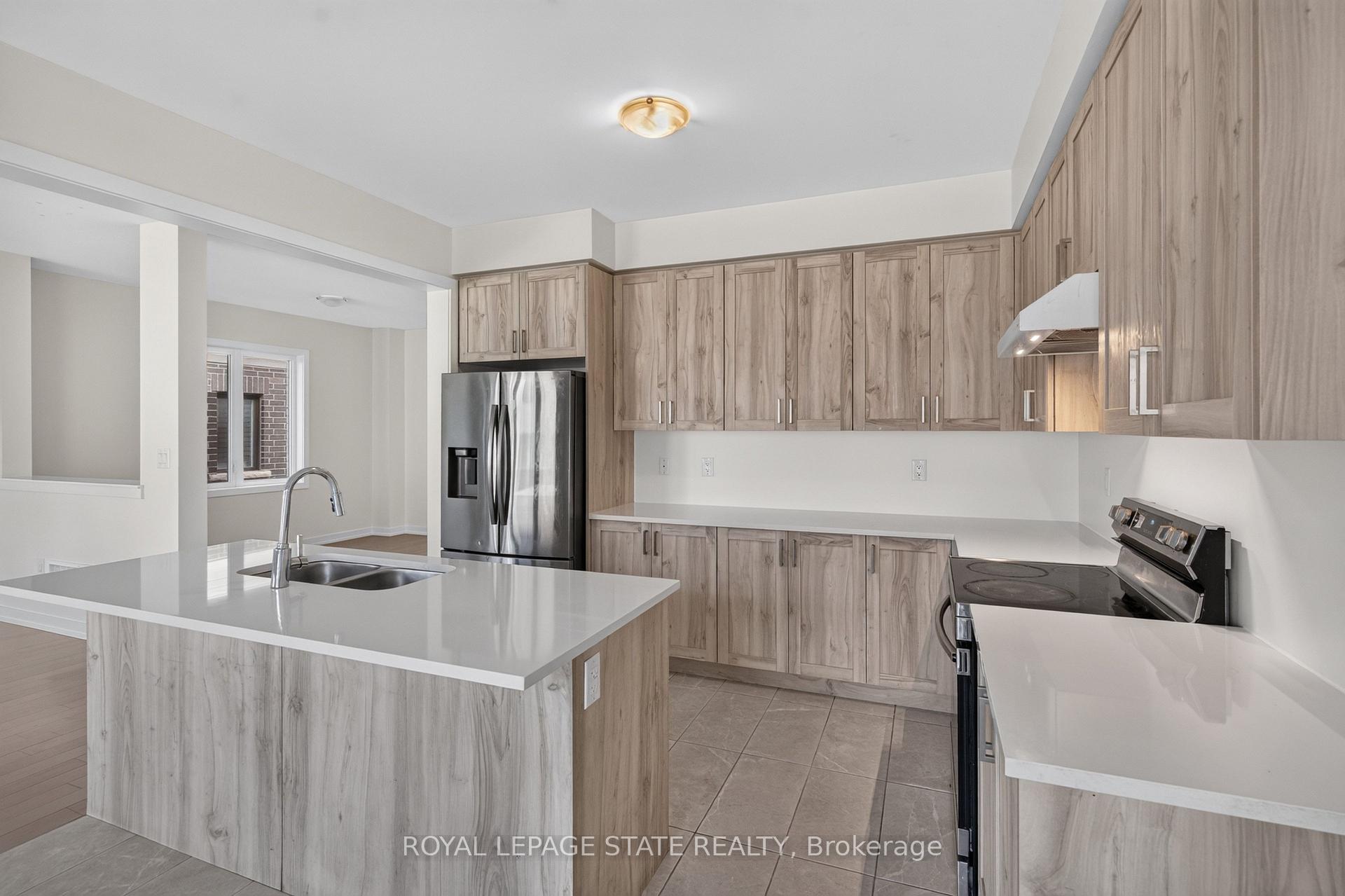 Photo 16 of 57 Wintergreen Crescent, Haldimand — HOMEH
