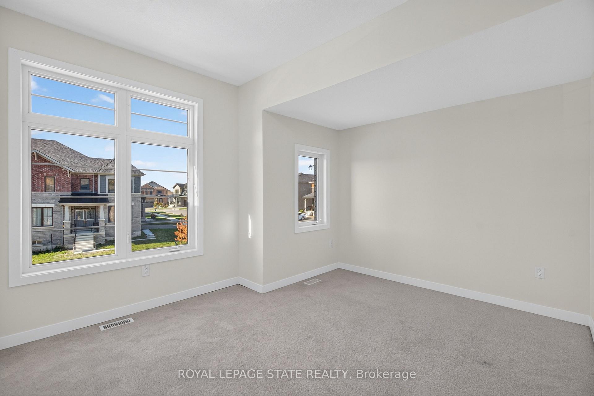Photo 21 of 57 Wintergreen Crescent, Haldimand — HOMEH