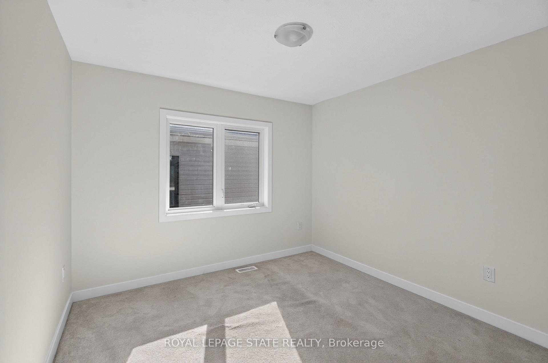 Photo 25 of 57 Wintergreen Crescent, Haldimand — HOMEH