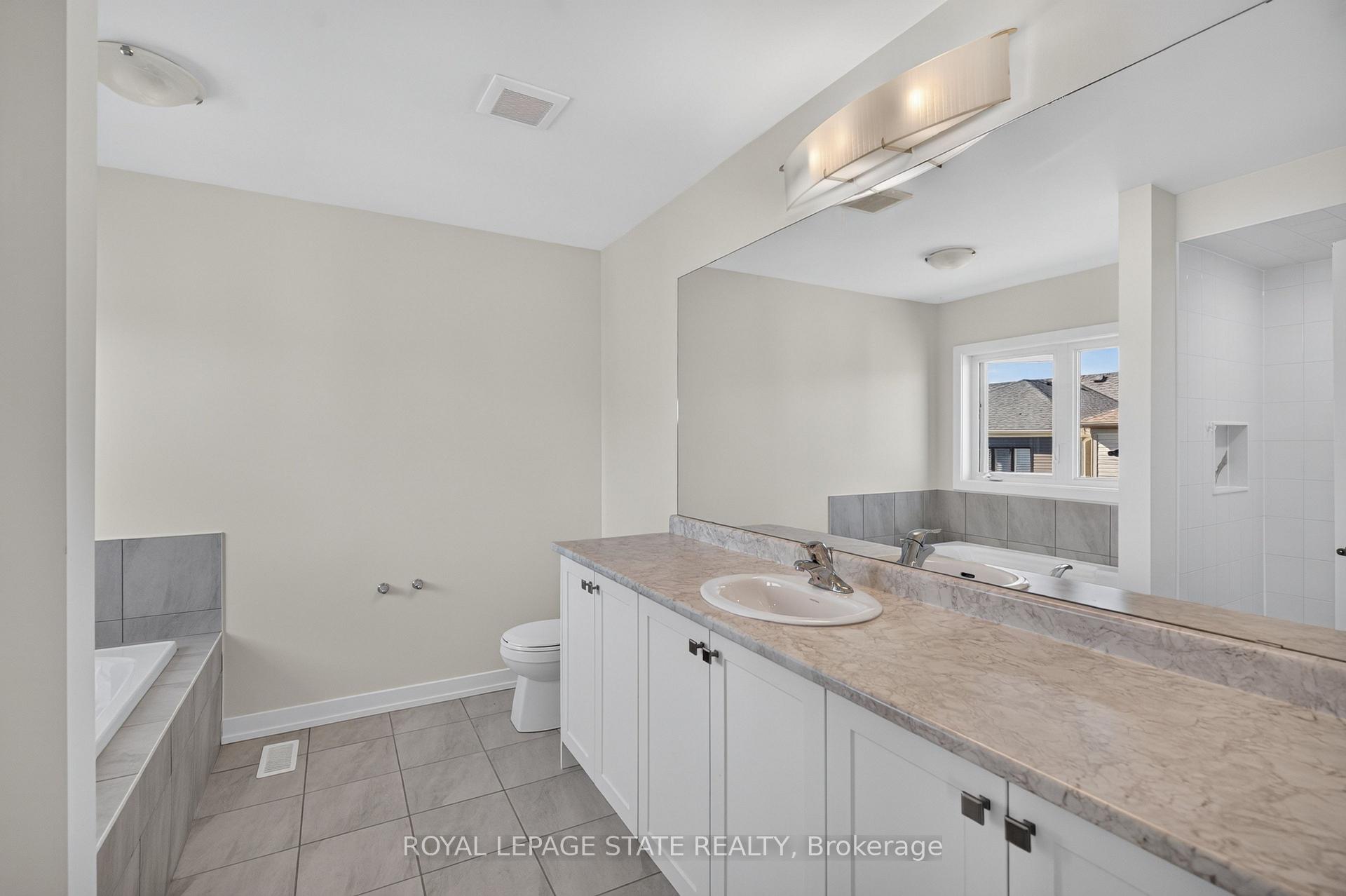 Photo 34 of 57 Wintergreen Crescent, Haldimand — HOMEH