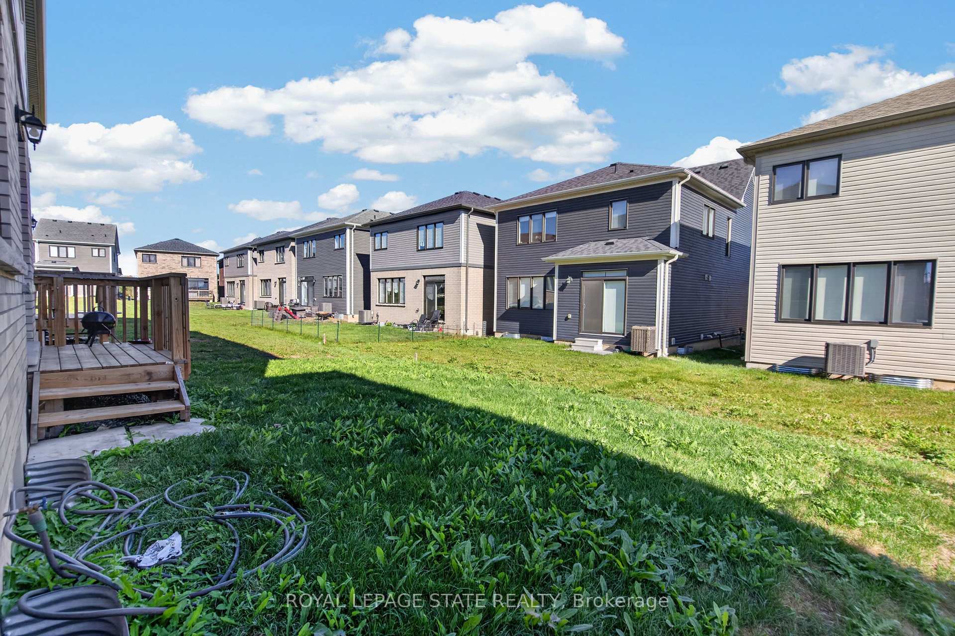 Photo 37 of 57 Wintergreen Crescent, Haldimand — HOMEH
