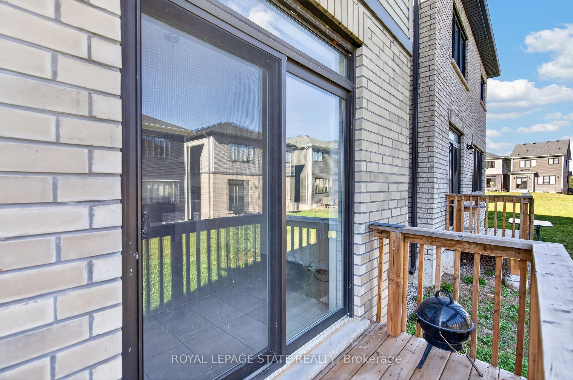 Photo 40 of 57 Wintergreen Crescent, Haldimand — HOMEH