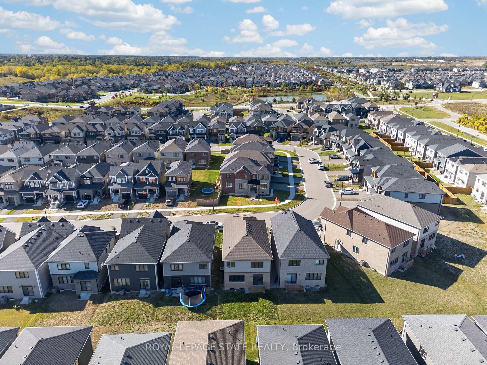 Photo 45 of 57 Wintergreen Crescent, Haldimand — HOMEH