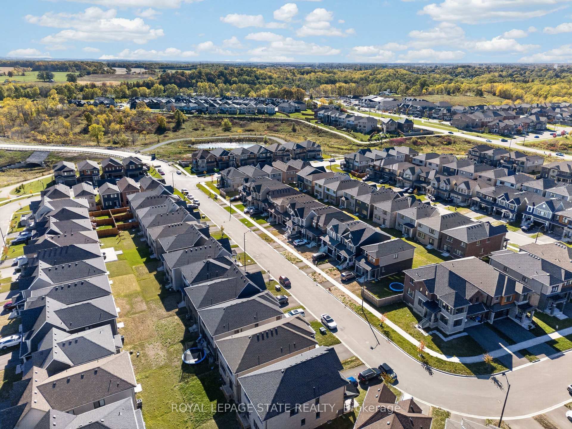 Photo 46 of 57 Wintergreen Crescent, Haldimand — HOMEH