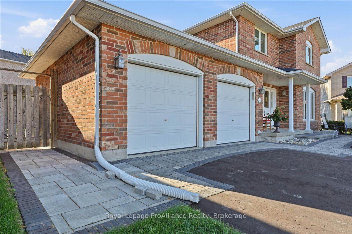 Photo 3 of 24 Bristol Place, Belleville, Belleville Ward — HOMEH