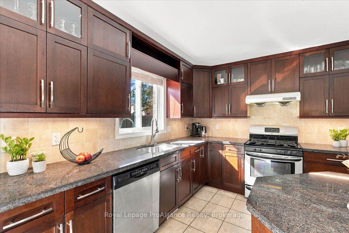 Photo 13 of 24 Bristol Place, Belleville, Belleville Ward — HOMEH