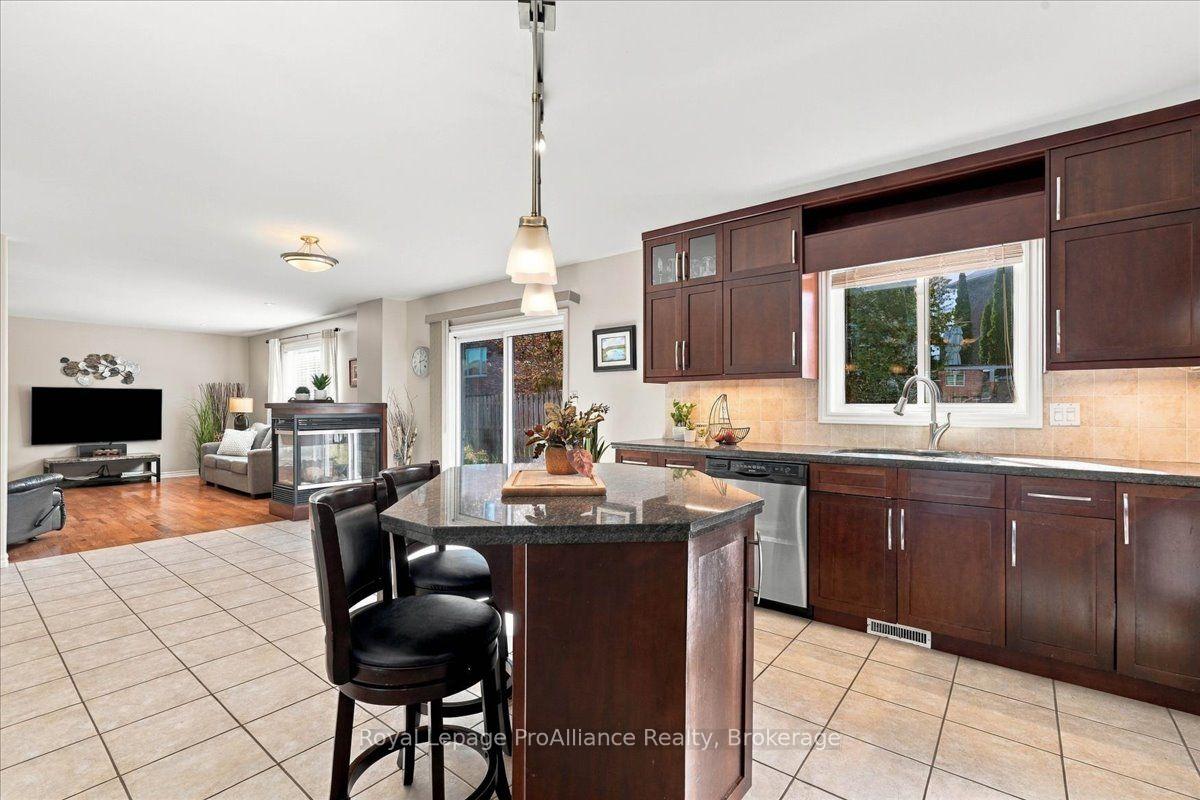 Photo 14 of 24 Bristol Place, Belleville, Belleville Ward — HOMEH